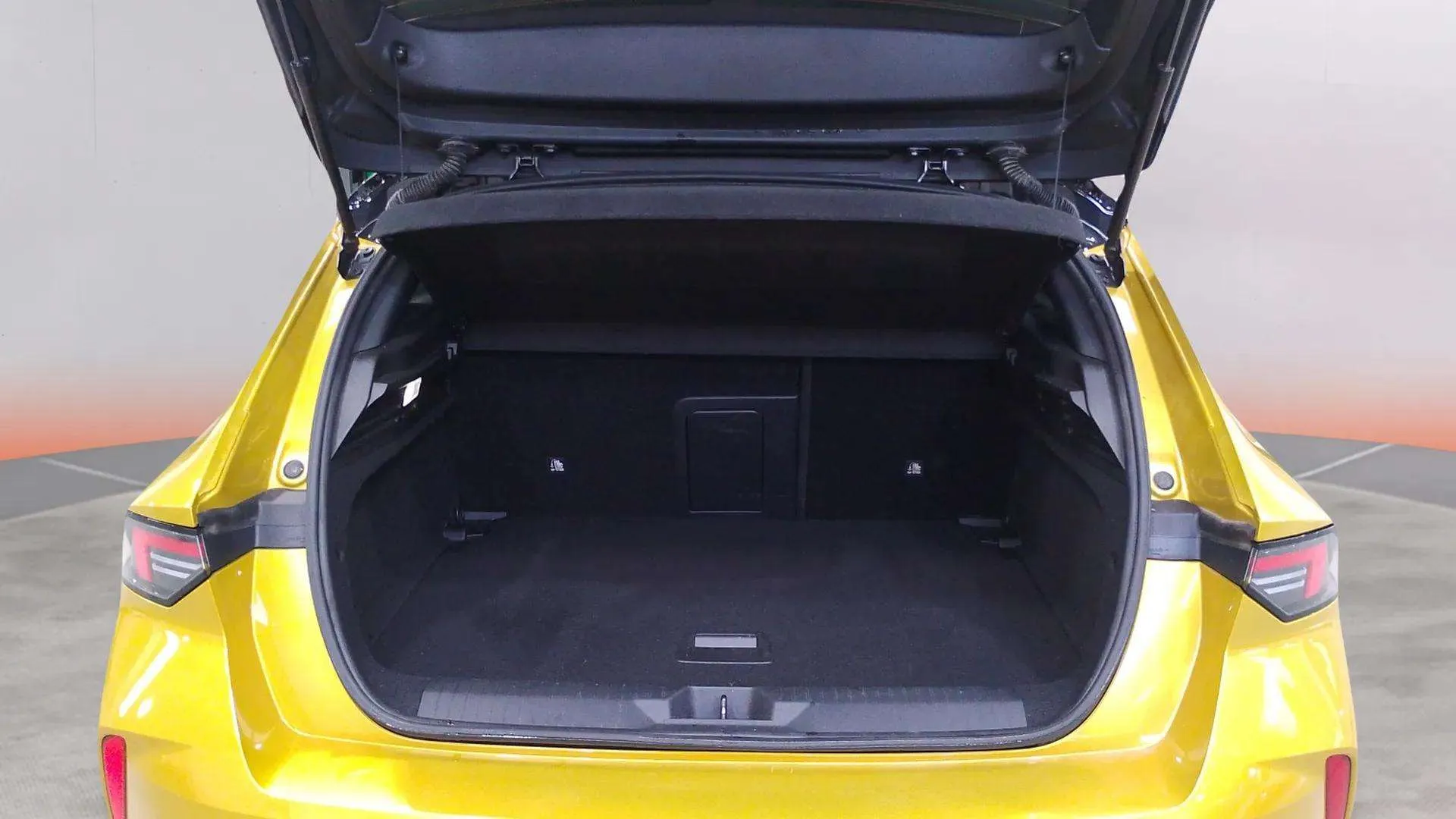 Opel Astra 1.2T XHT GS - foto 17