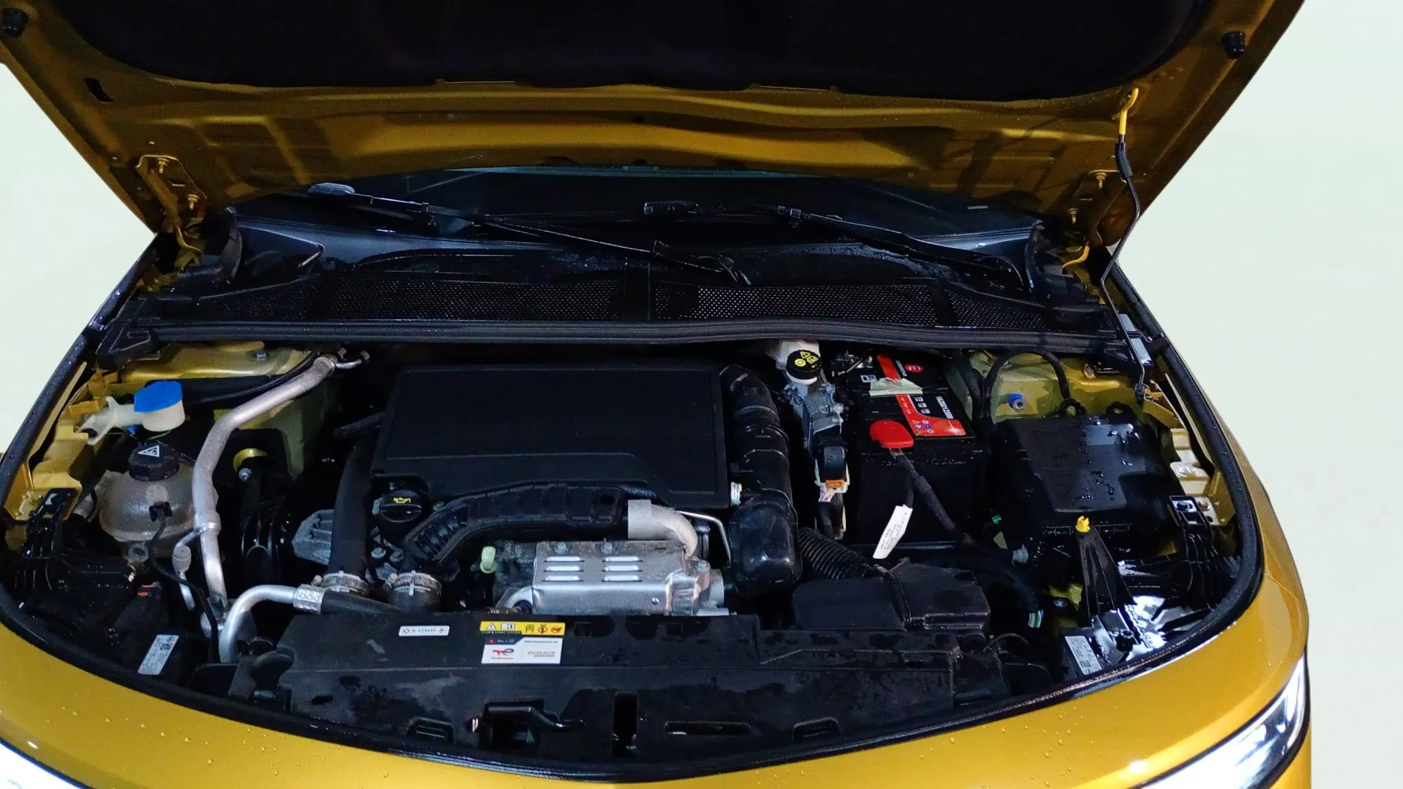 Opel Astra 1.2T XHT GS - foto 17