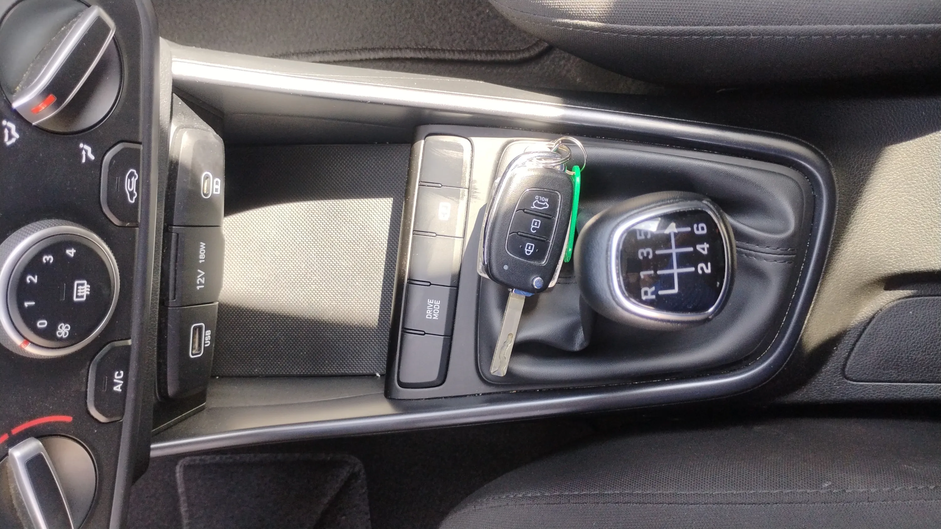 Hyundai i20 1.2 MPI Essence - foto 15
