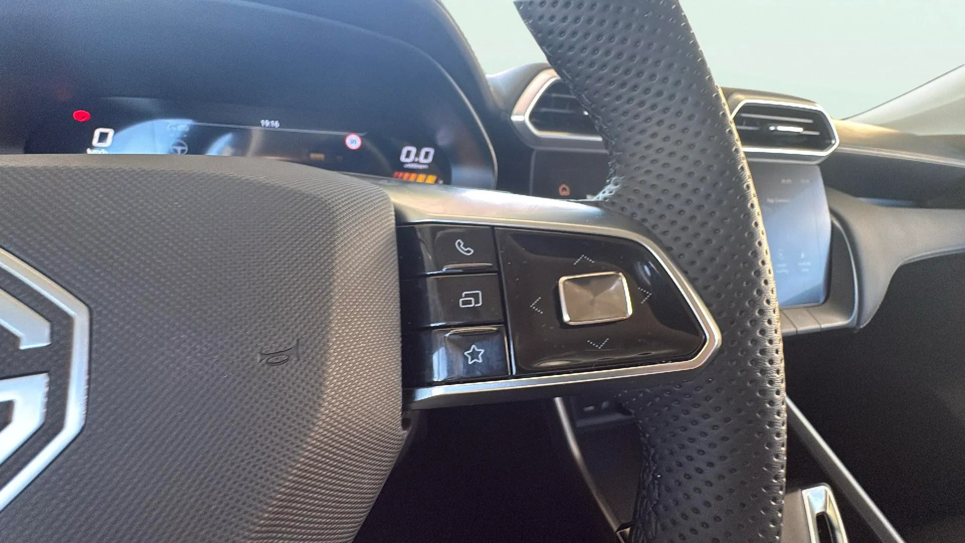 MG ZS Hybrid+ Comfort - foto 12