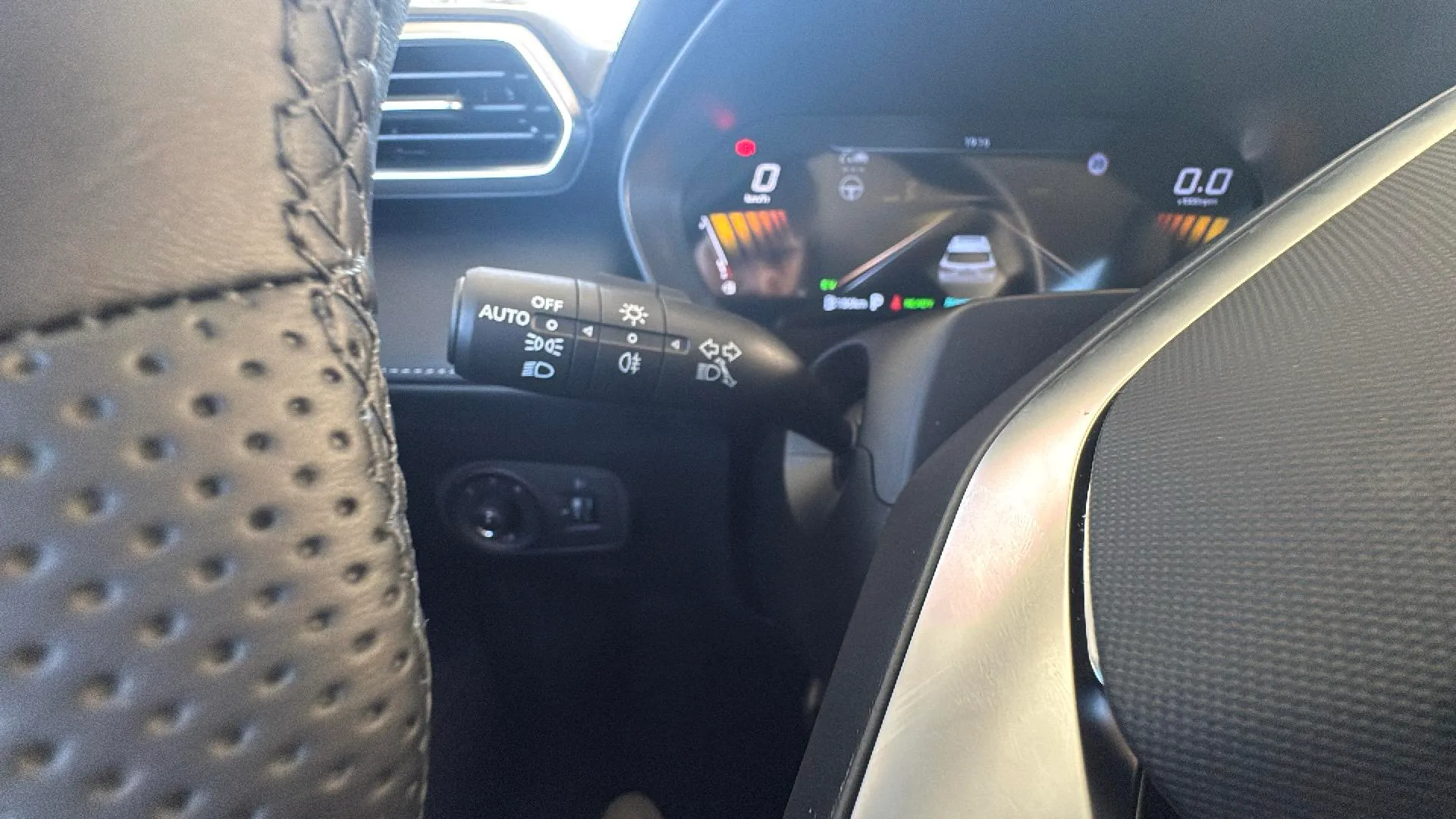 MG ZS Hybrid+ Comfort - foto 17