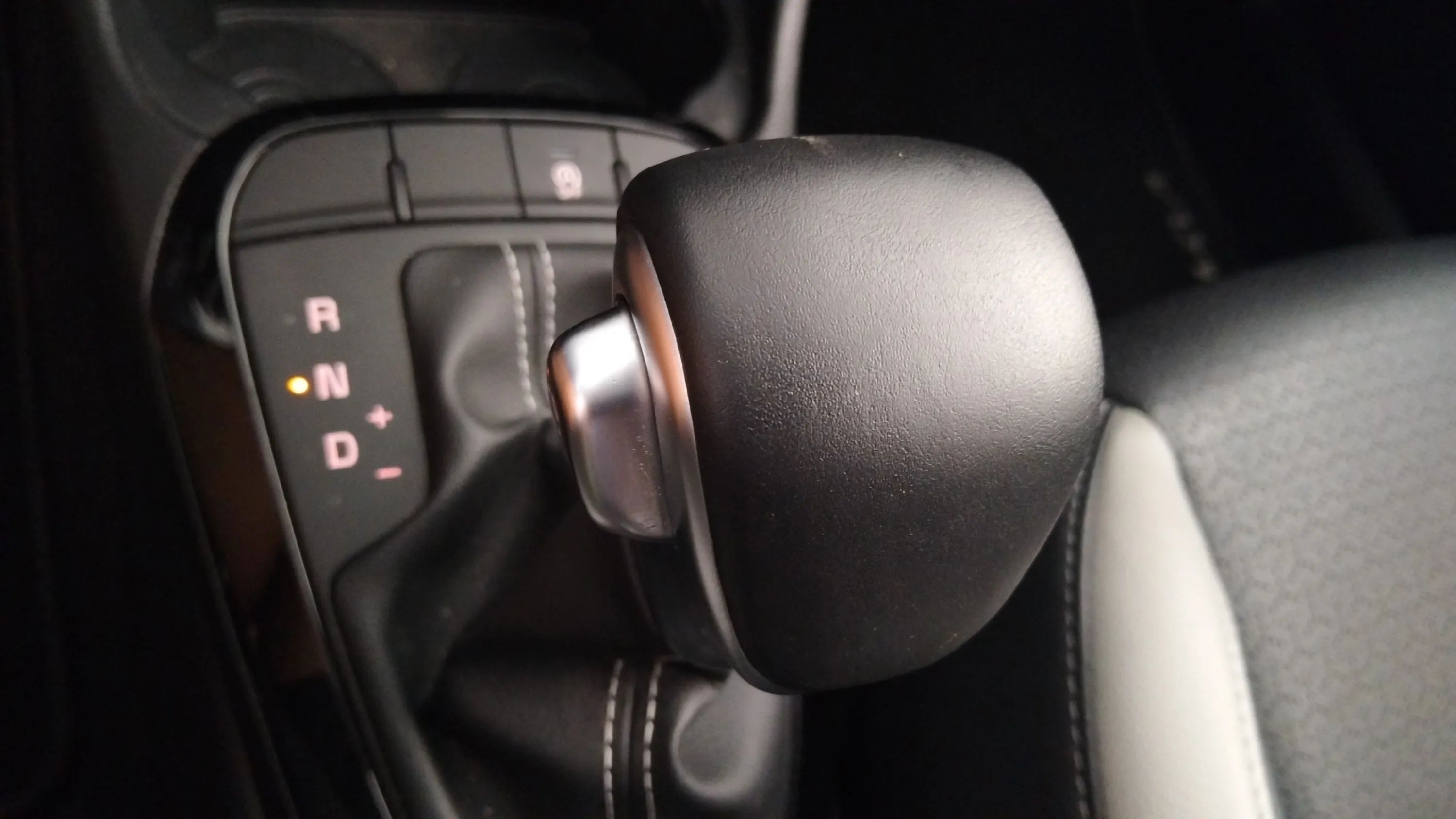 Kia Picanto 1.0 DPi AMT GT Line - foto 25