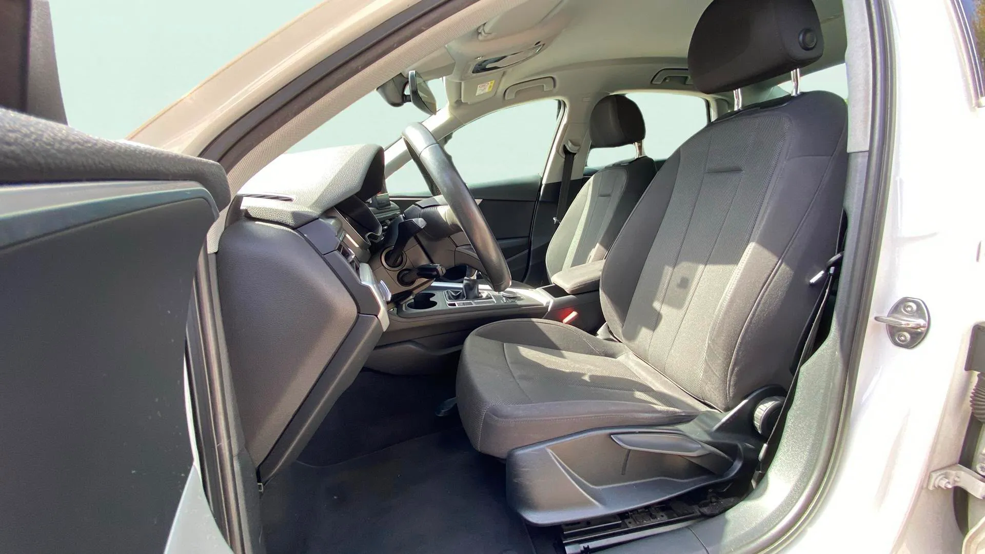 Audi A4 2.0 TDI - foto 17