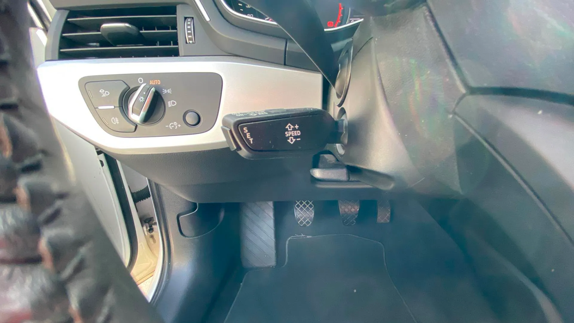 Audi A4 2.0 TDI - foto 23