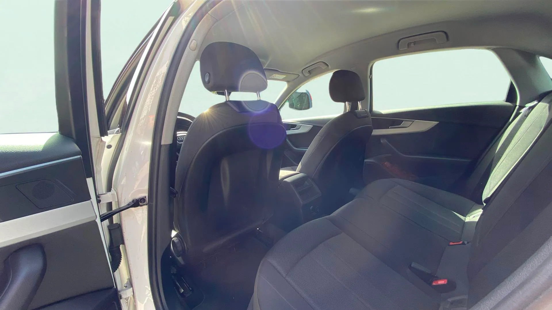 Audi A4 2.0 TDI - foto 18