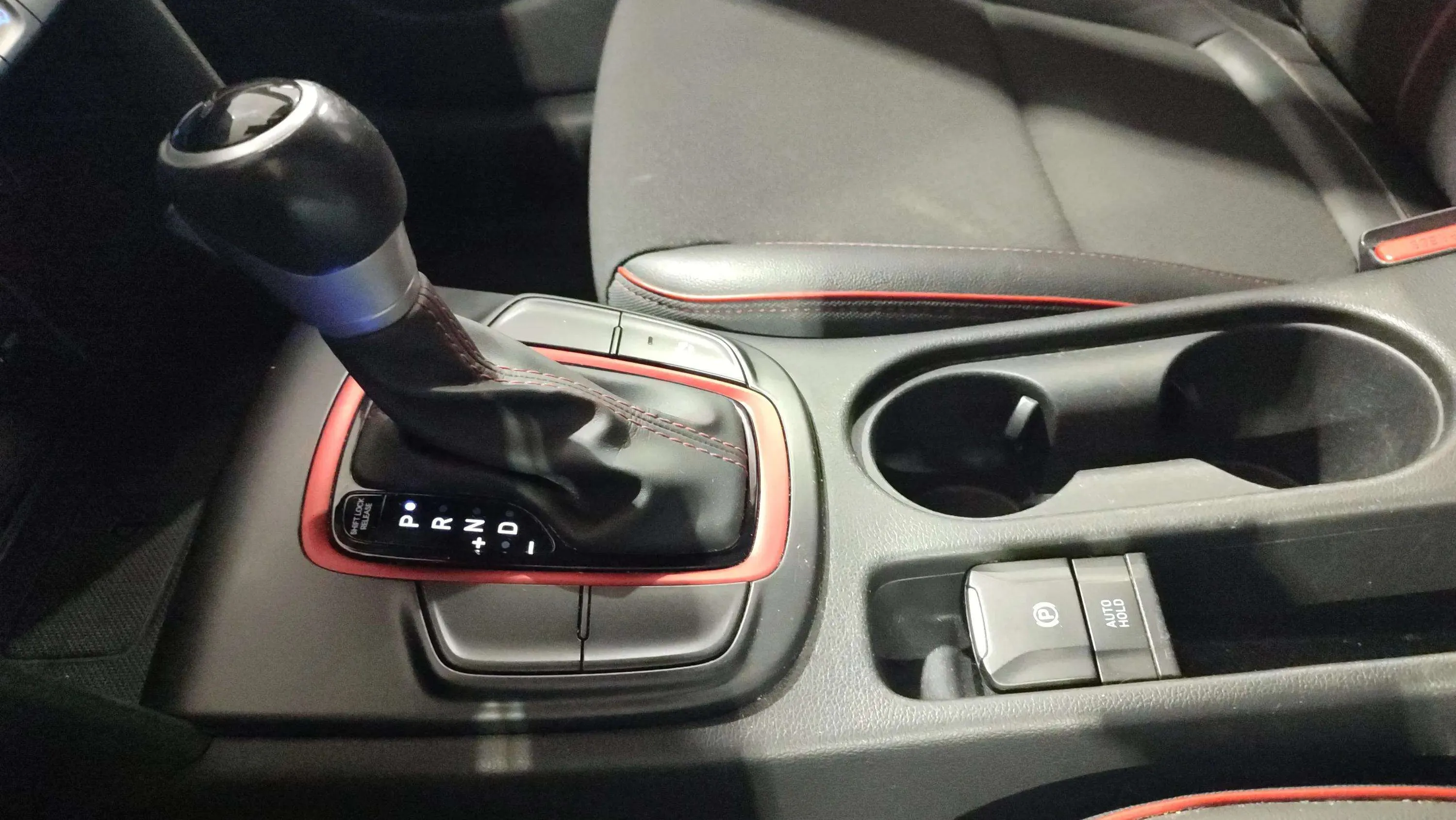 Hyundai Kona 1.6 GDI HEV Tecno Red DT - foto 12