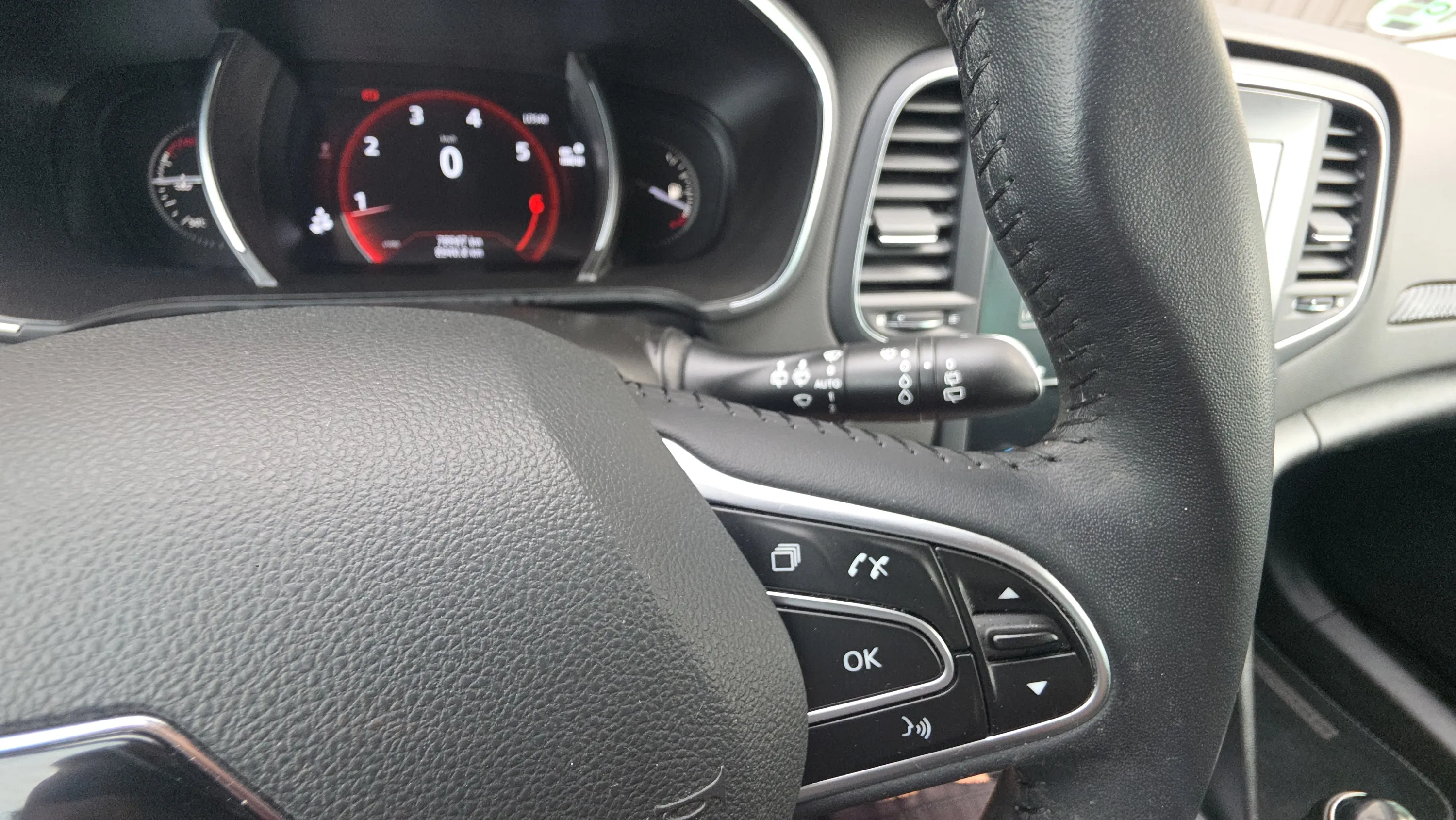 Renault Mégane Limited TCe GPF 18 - foto 15