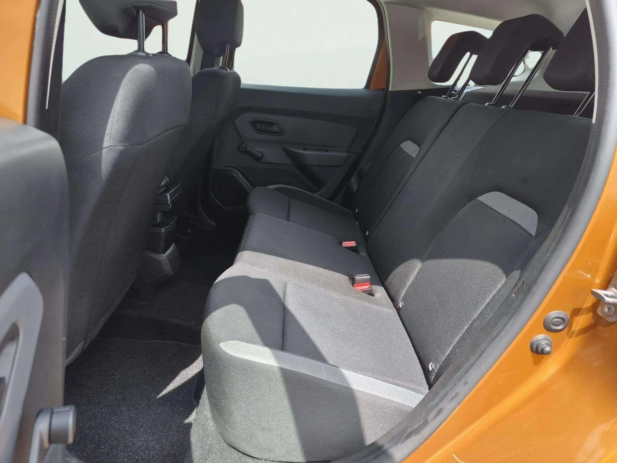 Dacia Duster Essential 1.6 4x2 GLP - foto 12