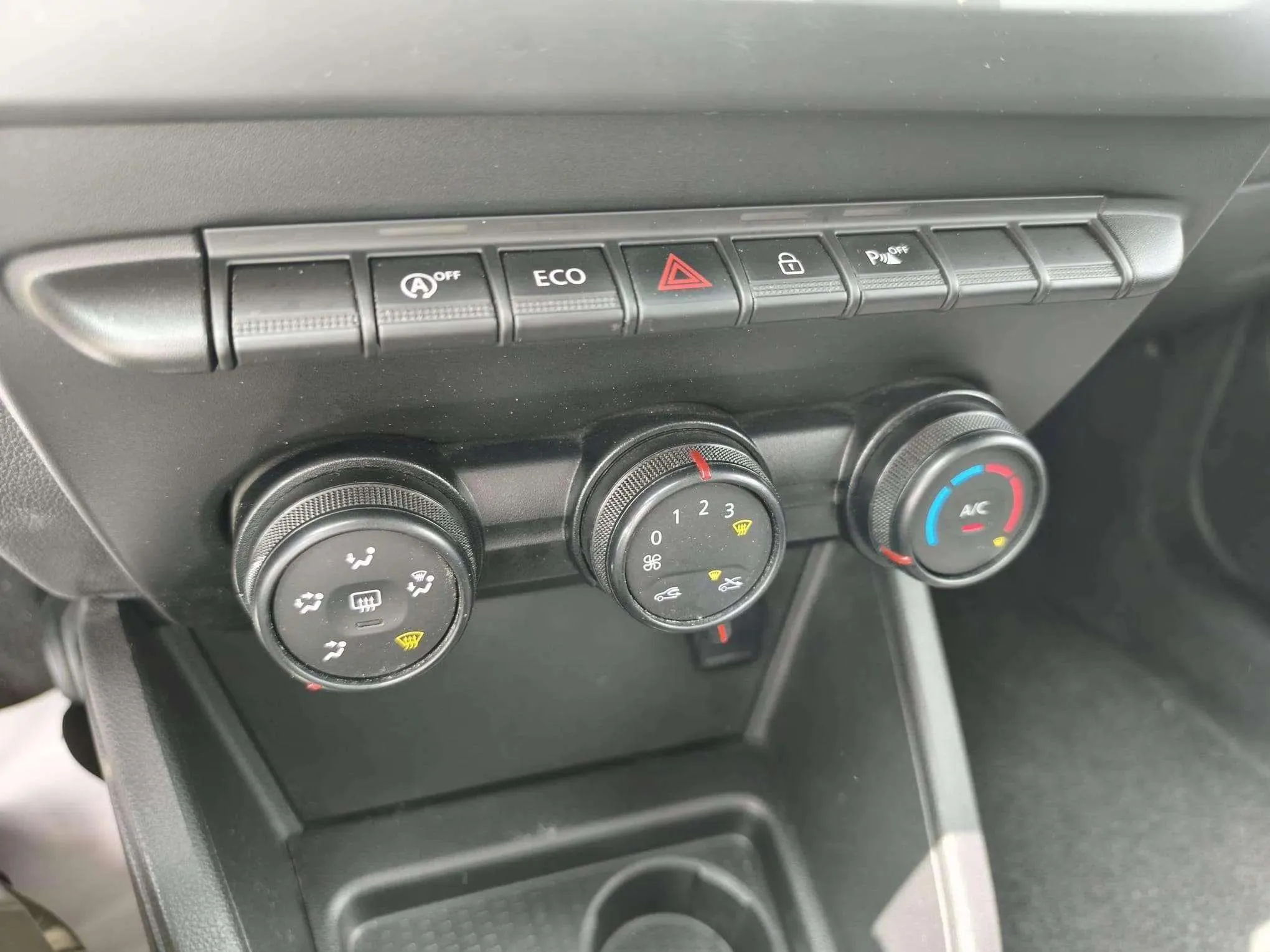 Dacia Duster Essential 1.6 4x2 GLP - foto 16