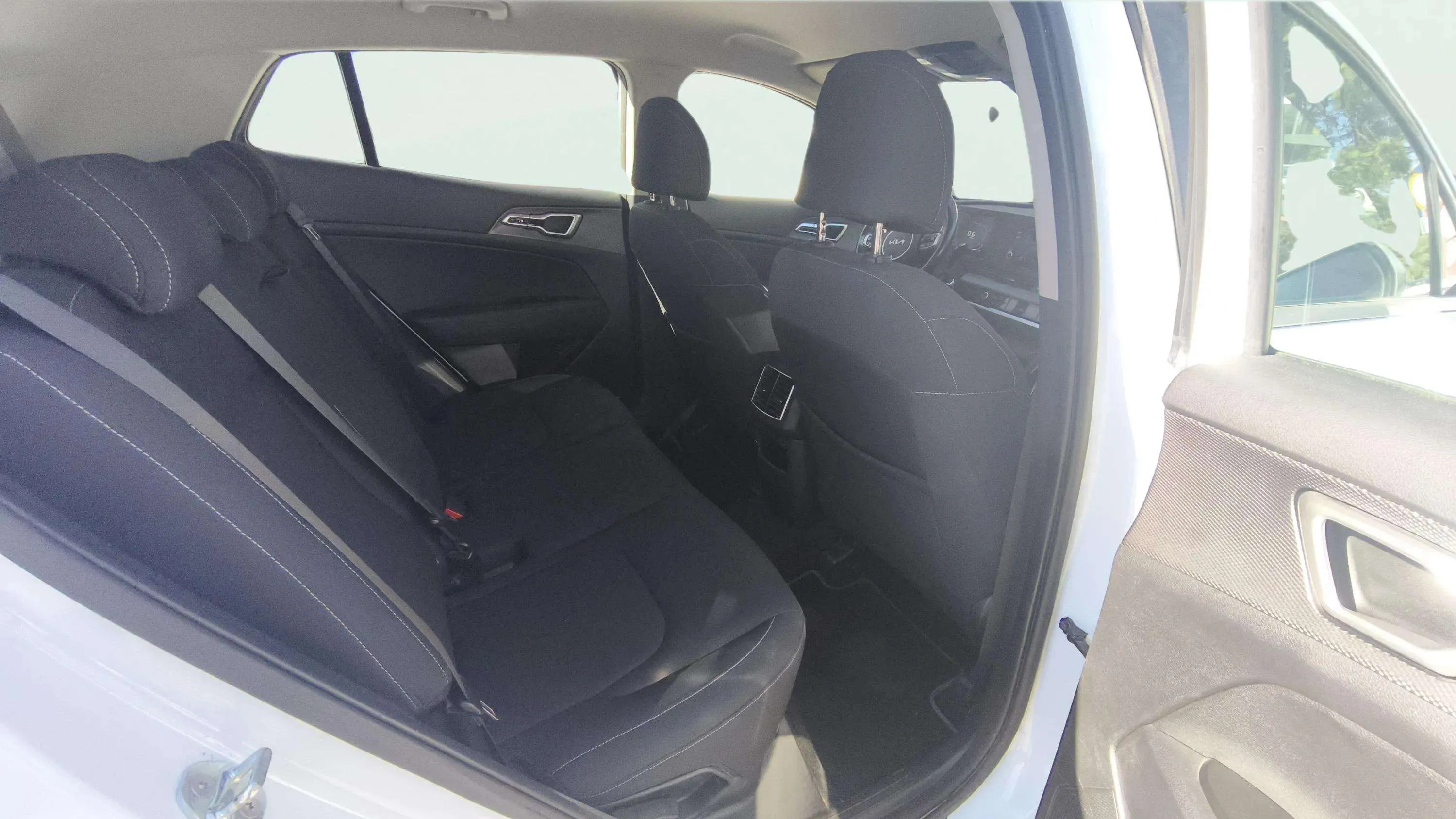Kia Sportage 1.6 T-GDi Concept 4x2 - foto 28