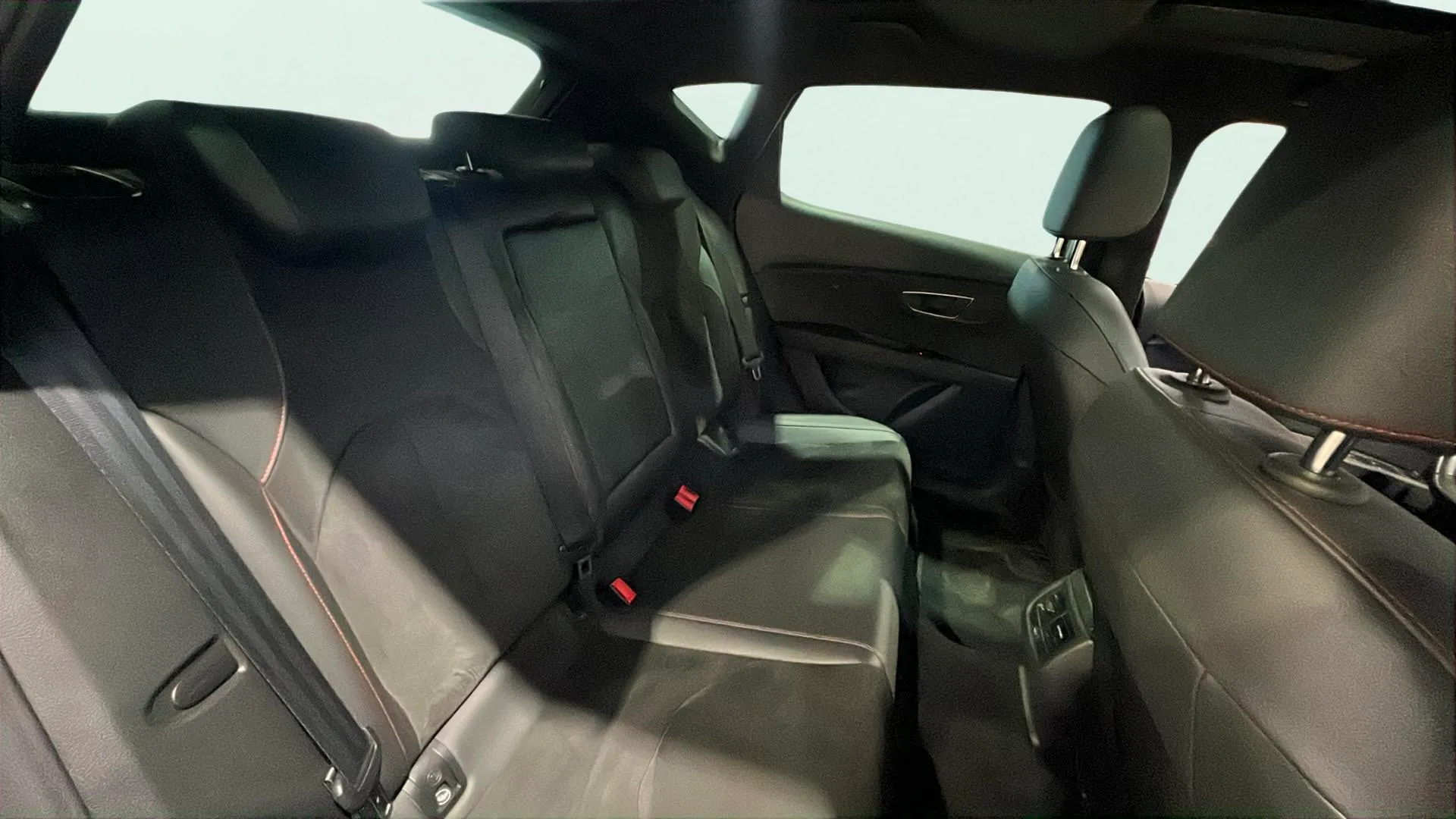 SEAT León 1.5 TSI DSG-7 FR Ed - foto 7