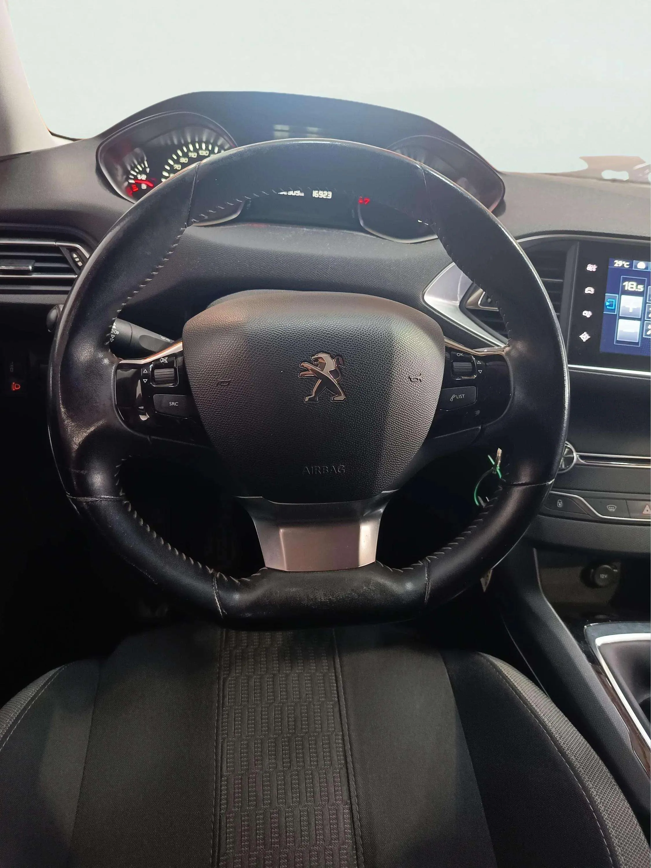 Peugeot 308 Allure 1.2 PureTech 130 - foto 13
