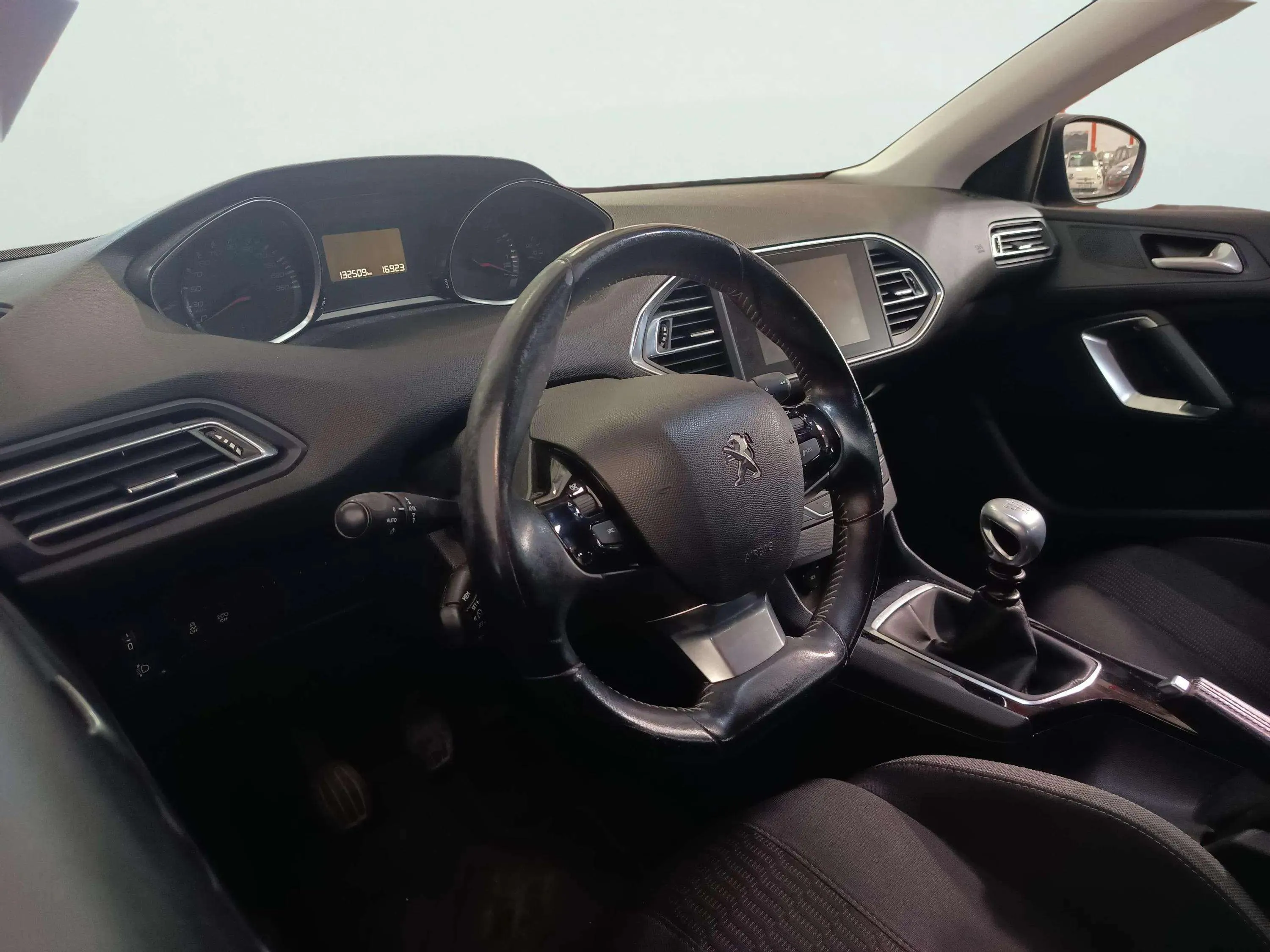 Peugeot 308 Allure 1.2 PureTech 130 - foto 10