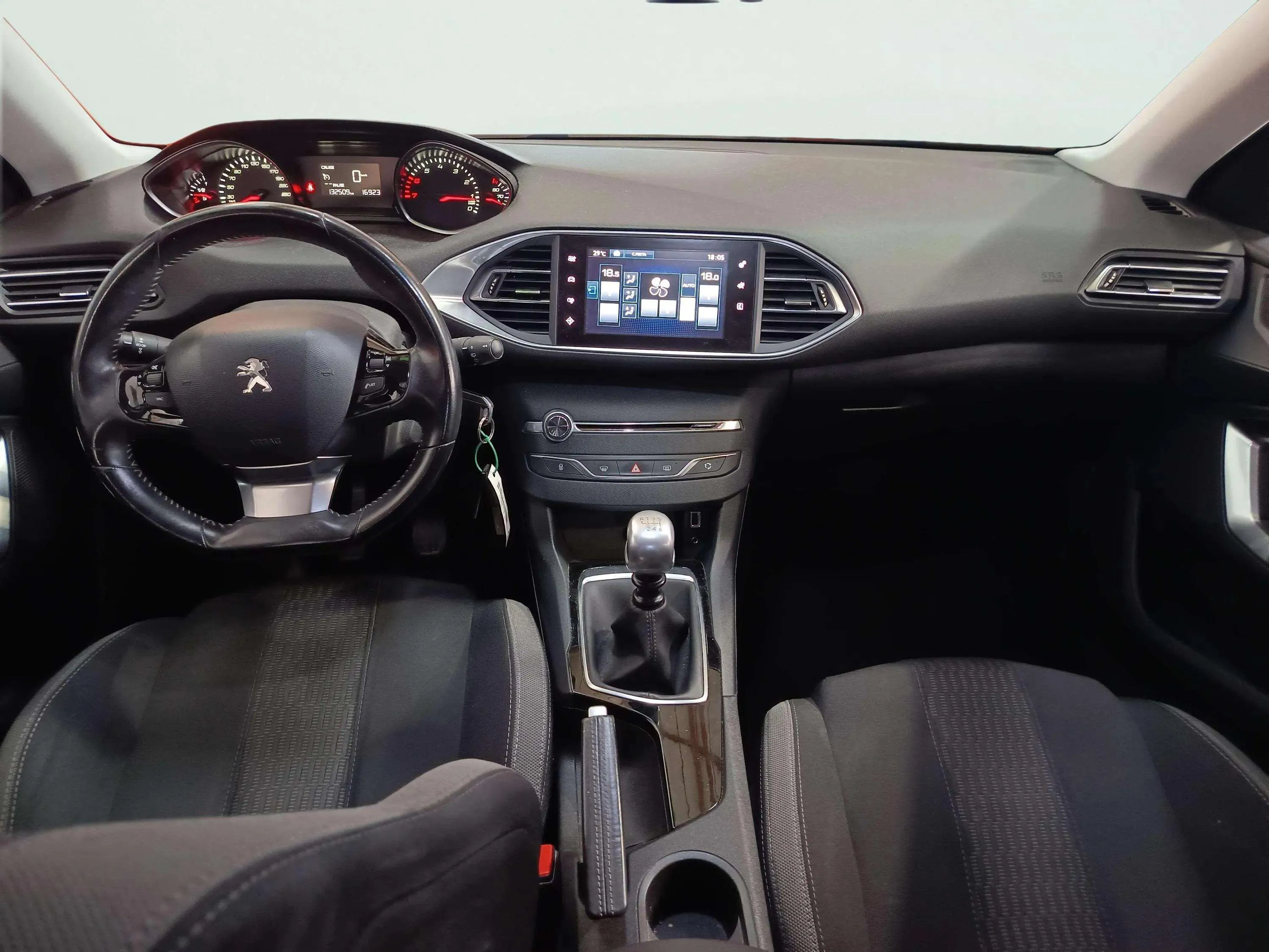 Peugeot 308 Allure 1.2 PureTech 130 - foto 16