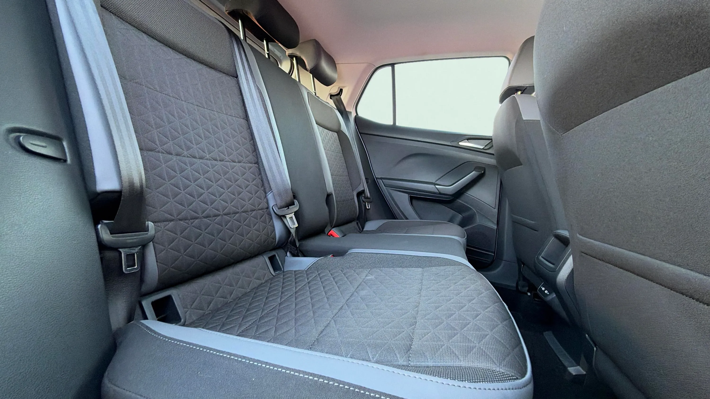 Volkswagen T-Cross Advance 1.0 TSI DSG - foto 18