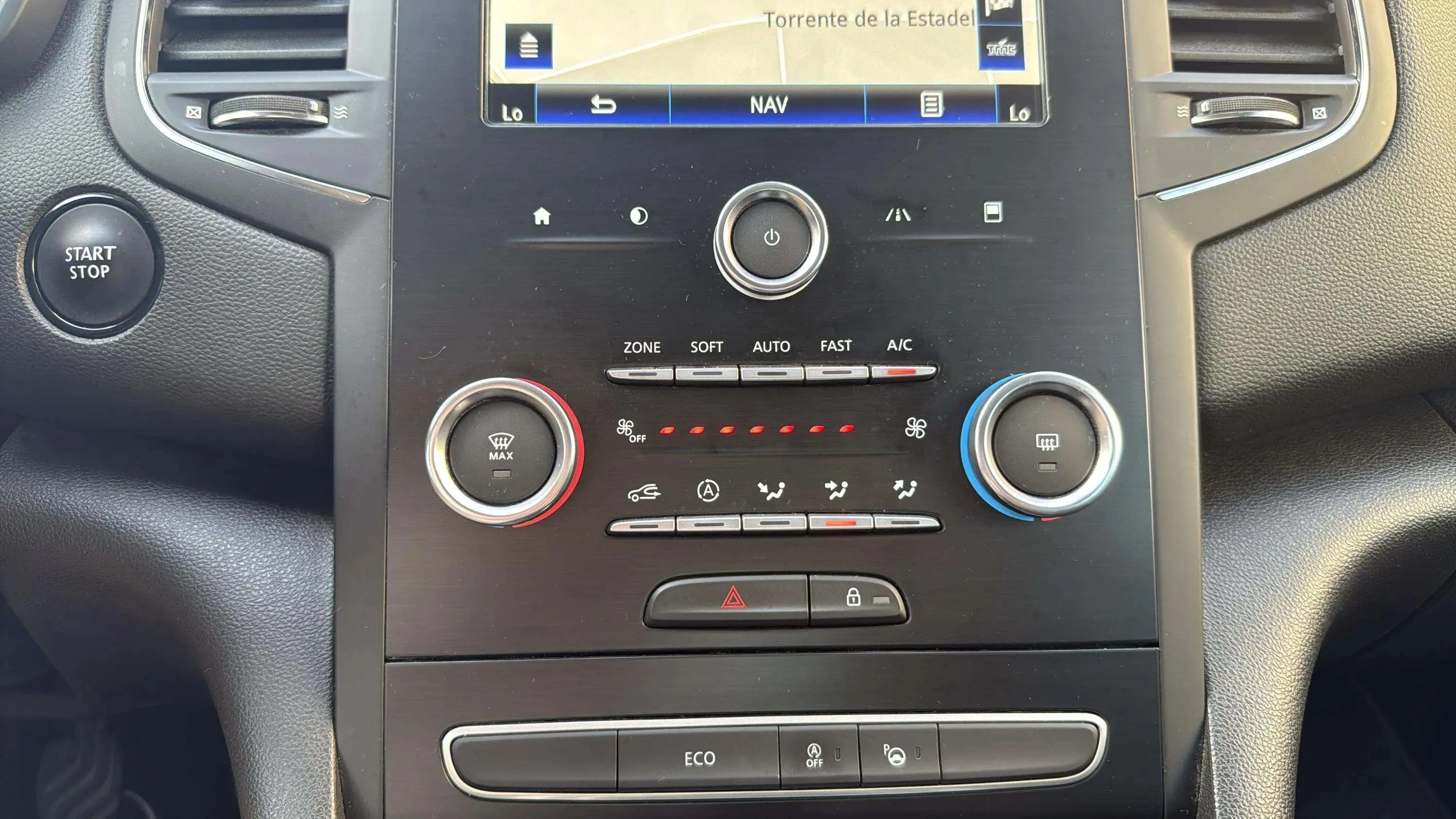 Renault Mégane Zen TCe GPF -SS - foto 24