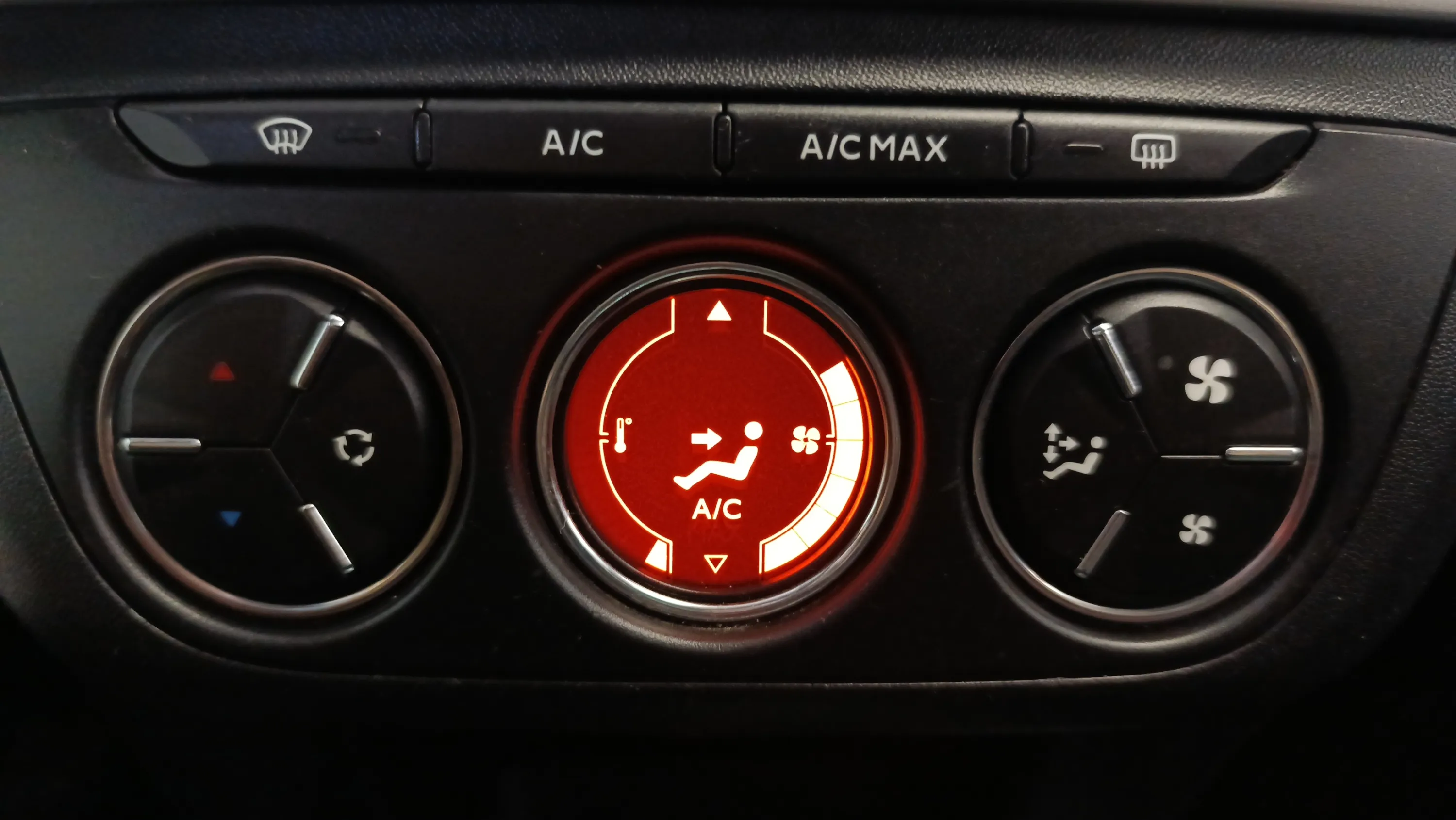 Citroën C-Elysée BlueHDi Shine - foto 24