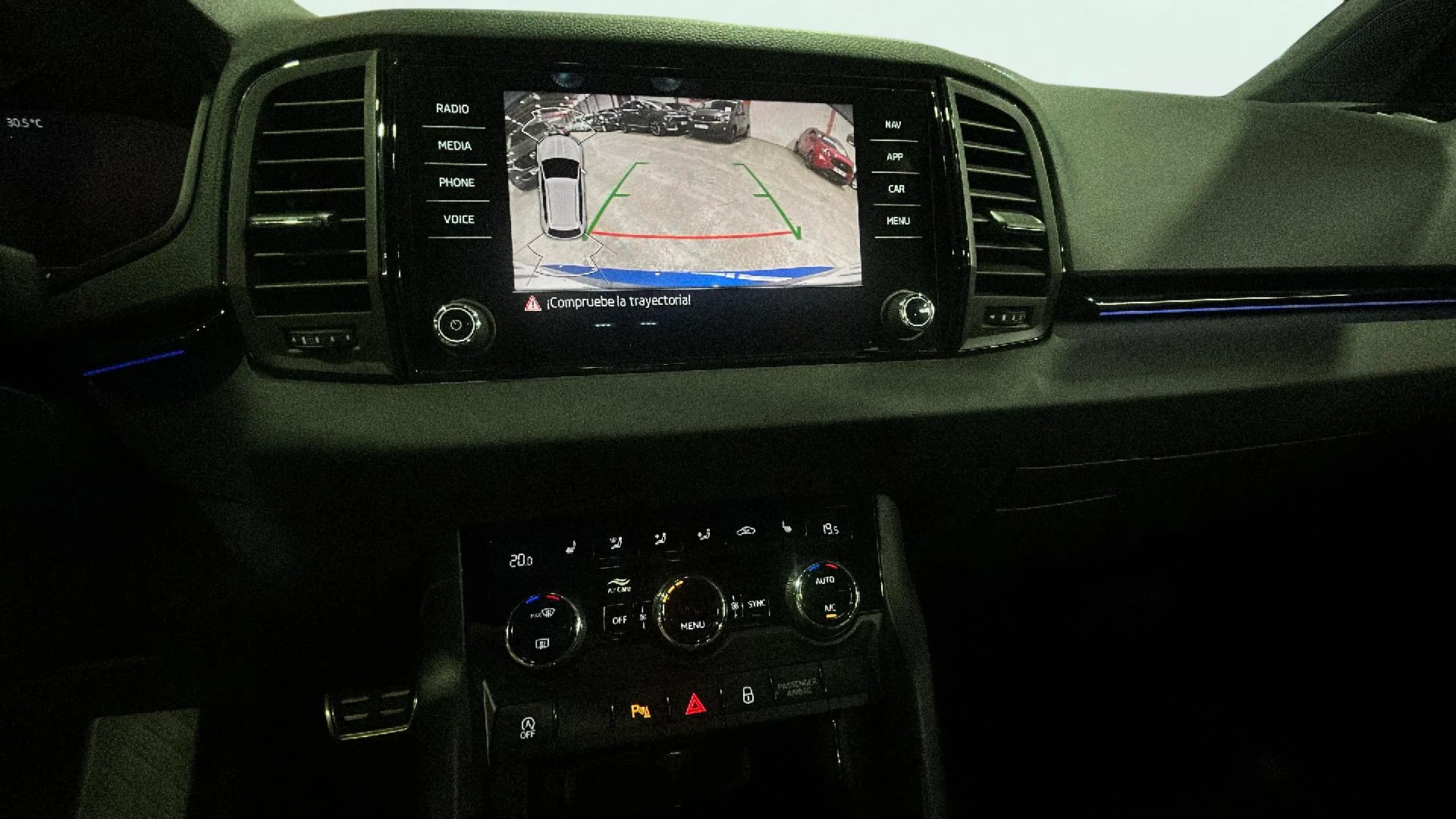 Škoda Karoq 1.5 TSI DSG ACT Sportline - foto 23