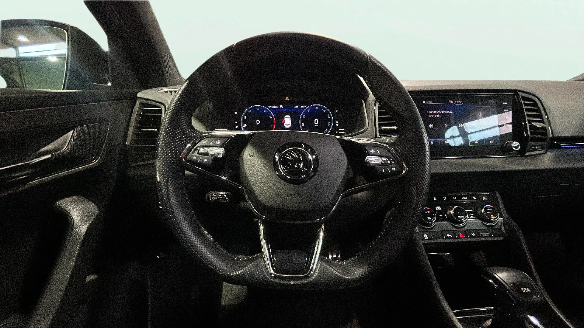 Škoda Karoq 1.5 TSI DSG ACT Sportline - foto 10