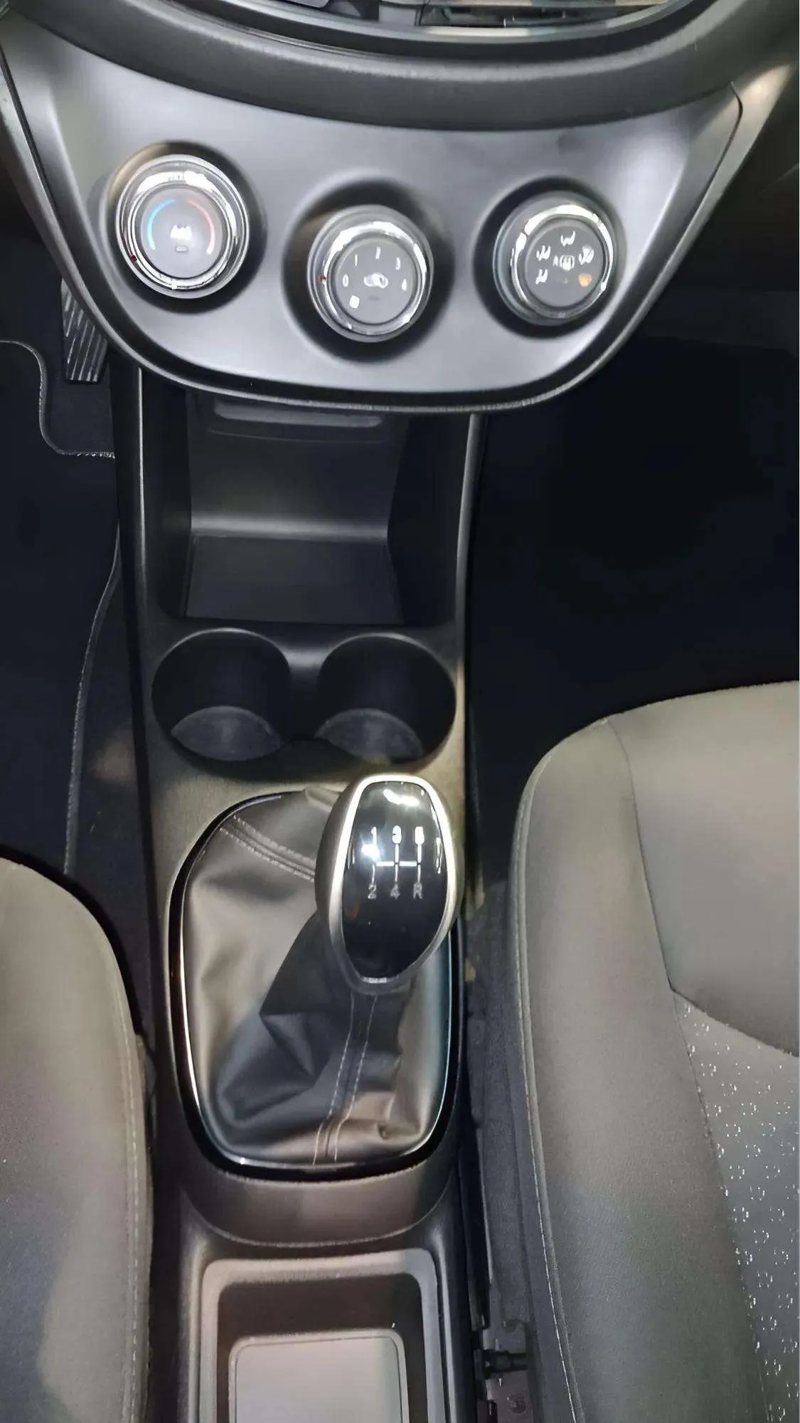 Opel Karl 1.0 Expression - foto 12