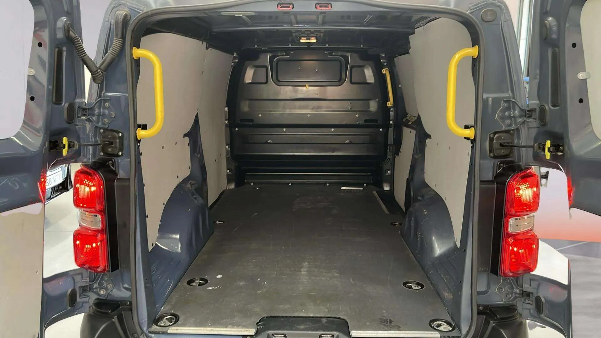 Citroën Jumpy Talla XL BlueHDi 120 Club - foto 23