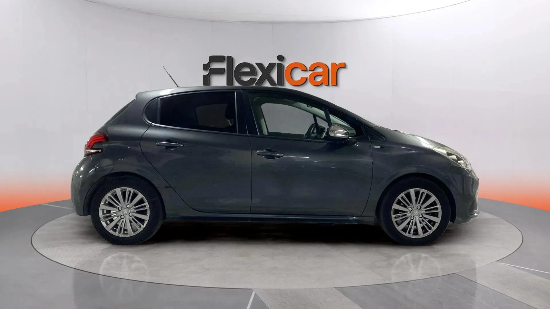 Peugeot 208 Allure 1.2L PureTech - foto 8