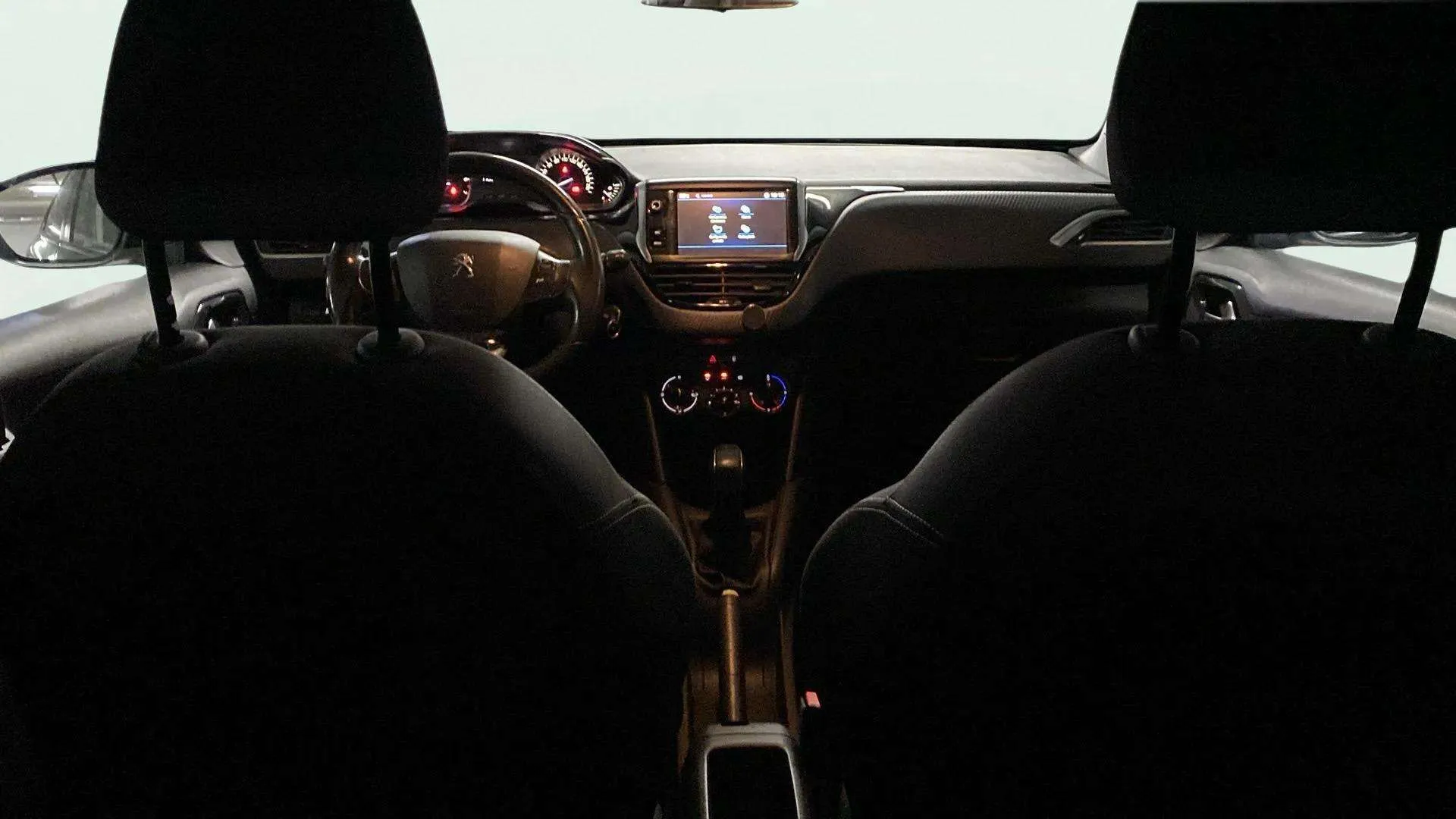 Peugeot 208 Allure 1.2L PureTech - foto 22