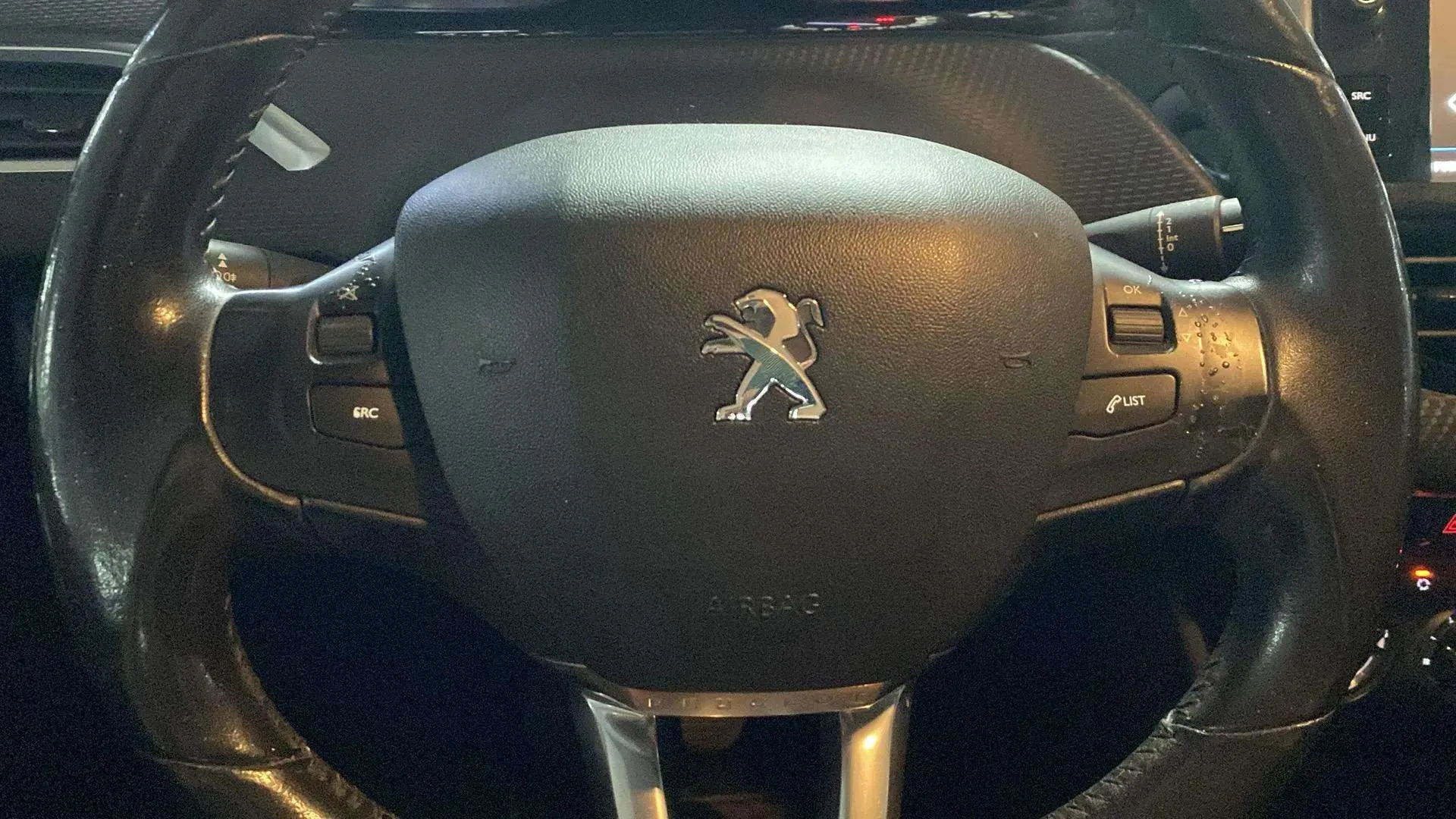 Peugeot 208 Allure 1.2L PureTech - foto 10