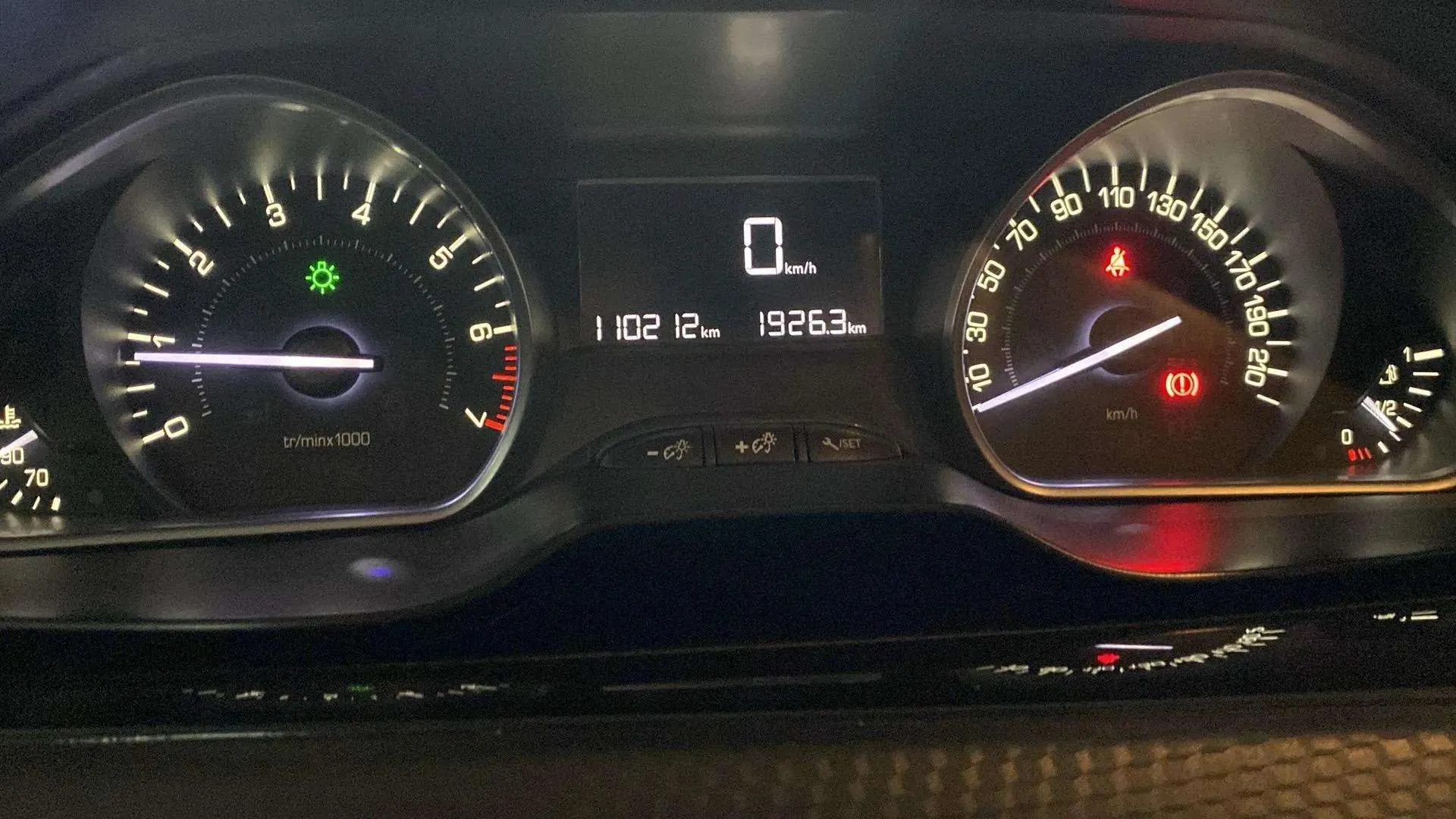 Peugeot 208 Allure 1.2L PureTech - foto 13