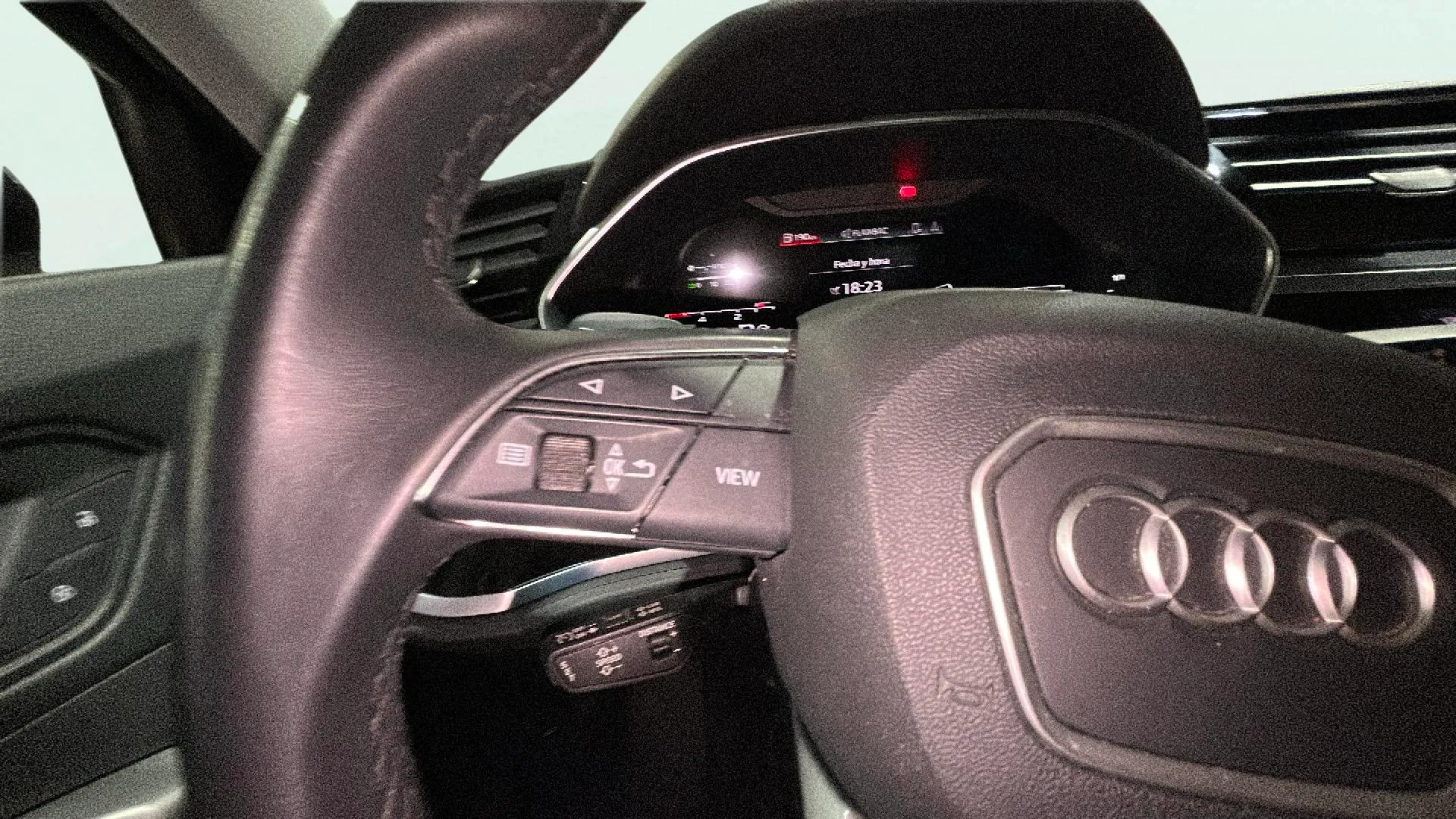 Audi Q3 35 TDI S tronic Black Lim. - foto 10
