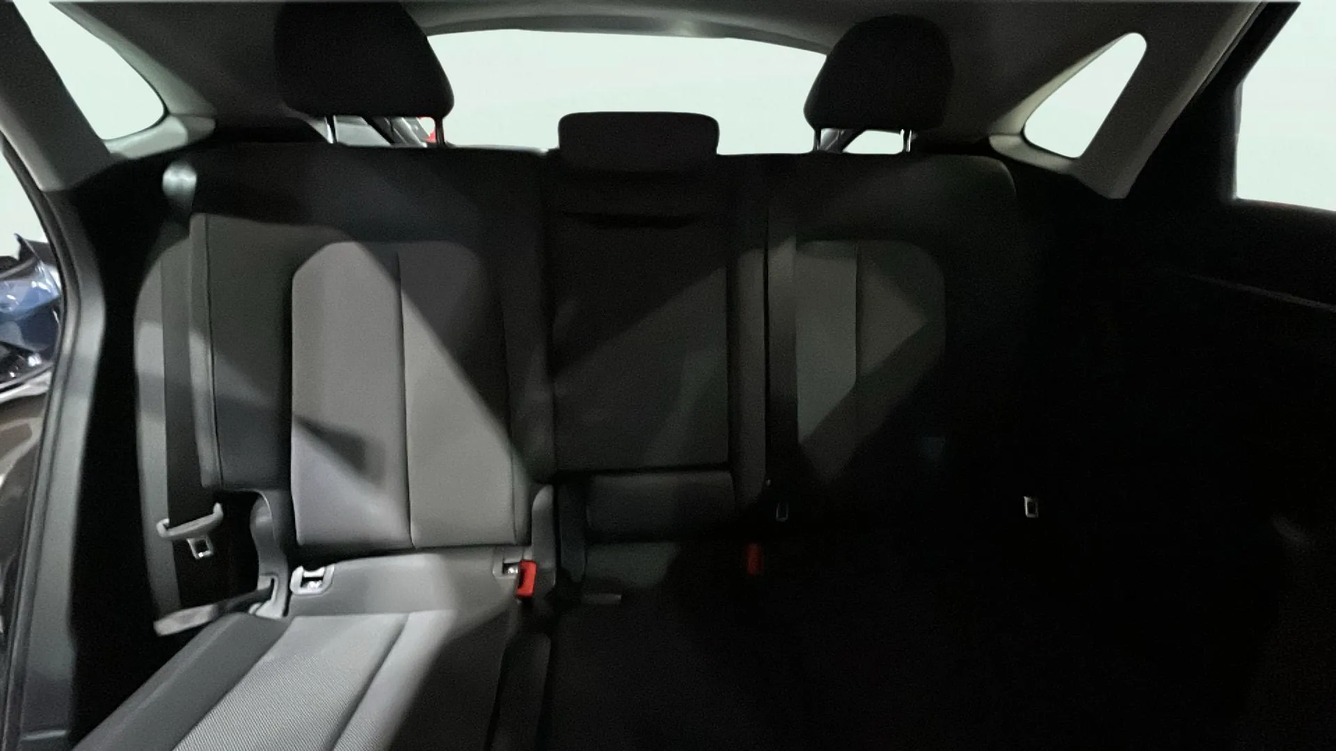 Audi Q3 35 TDI S tronic Black Lim. - foto 22