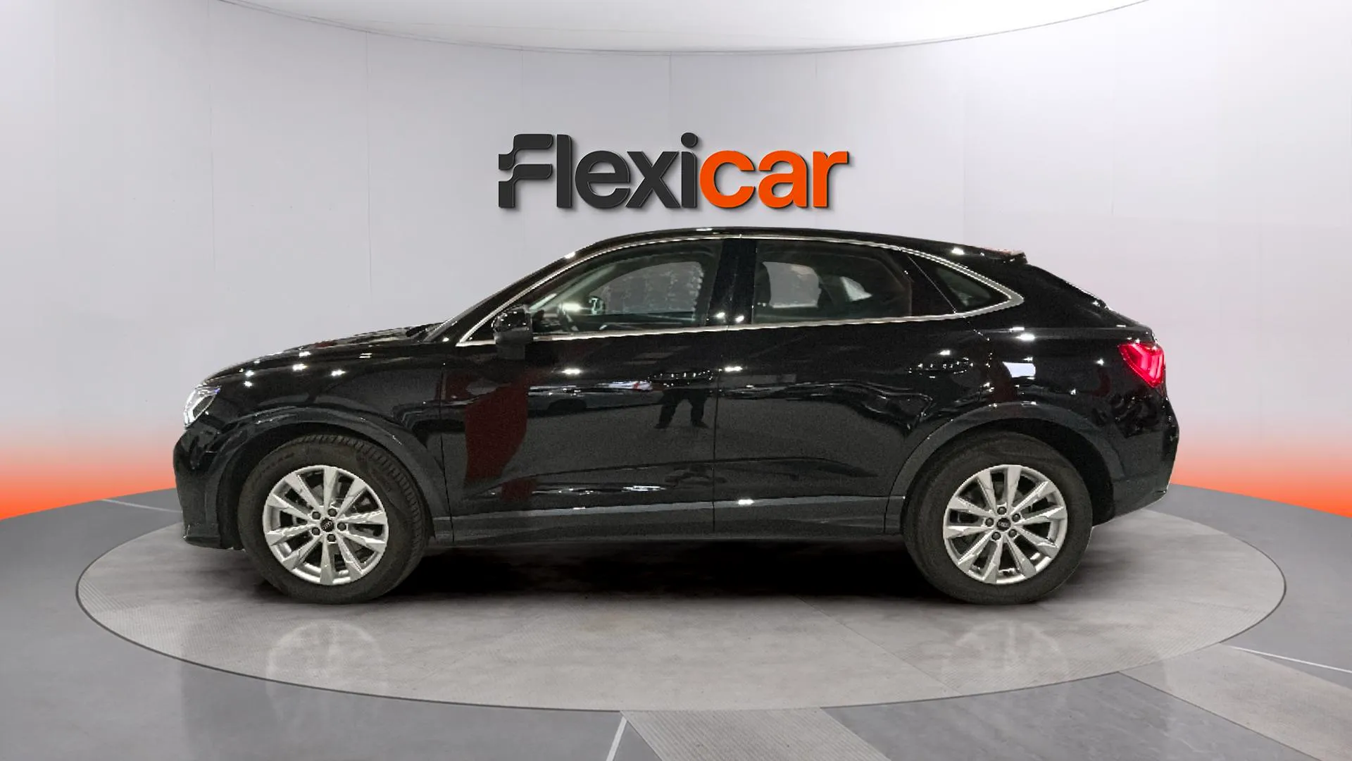Audi Q3 35 TDI S tronic Black Lim. - foto 8