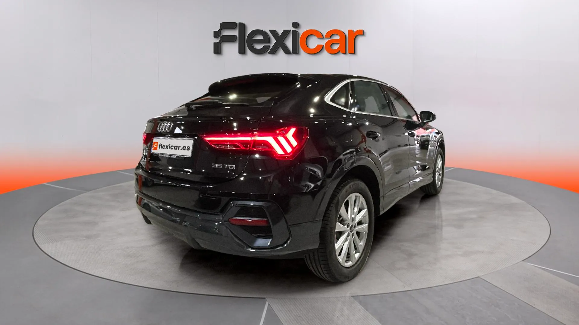 Audi Q3 35 TDI S tronic Black Lim. - foto 6
