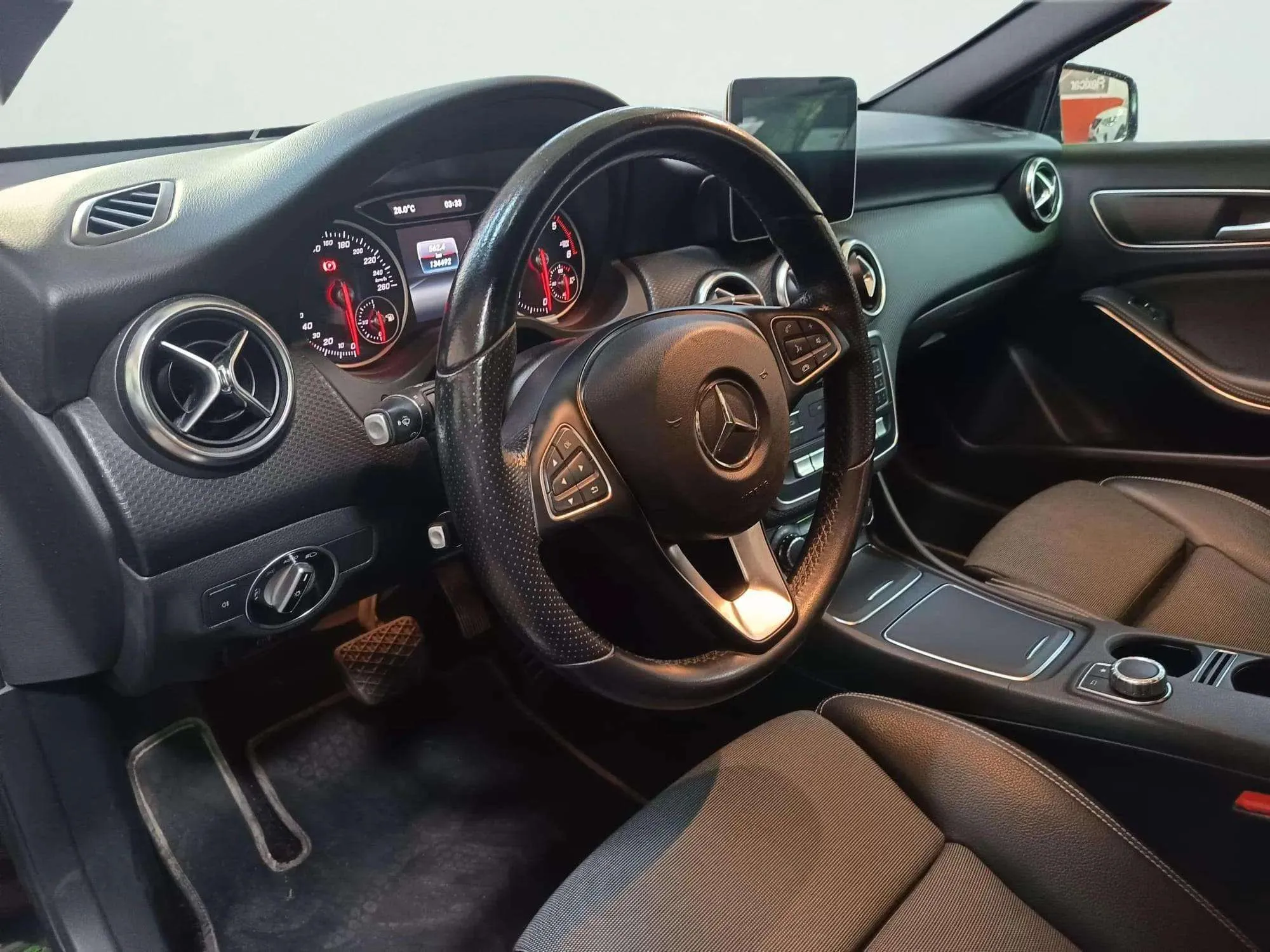 Mercedes-Benz Clase A A 200 d - foto 9