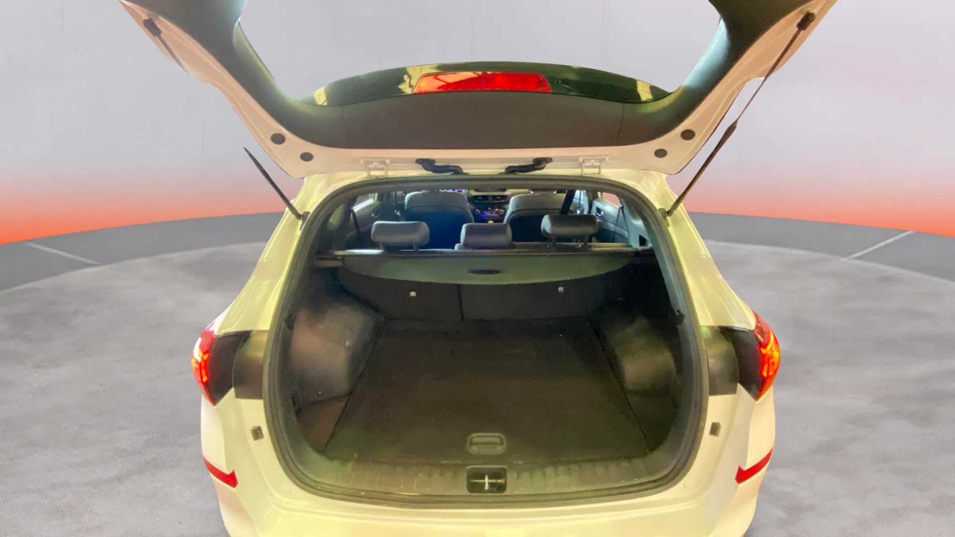 Hyundai Tucson 1.6 GDI Essence BE 4x2 - foto 9