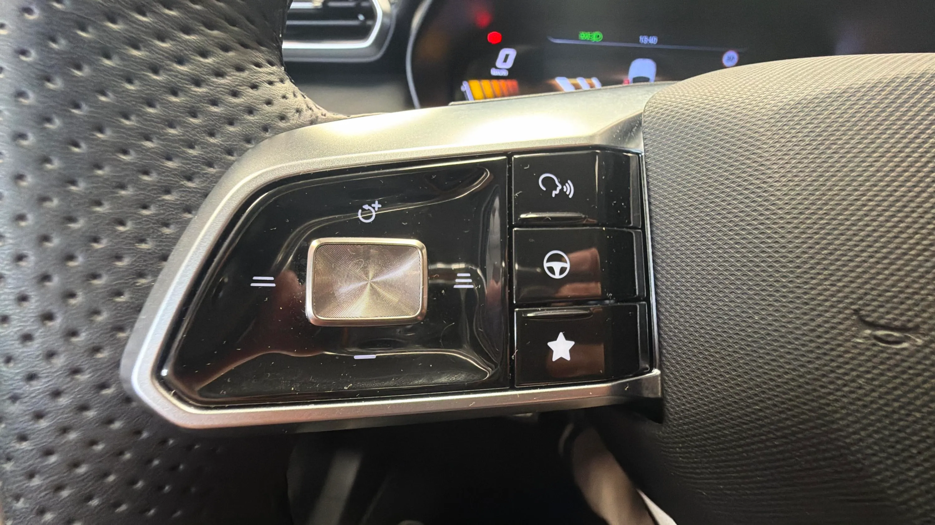 MG ZS Hybrid+ Luxury - foto 20