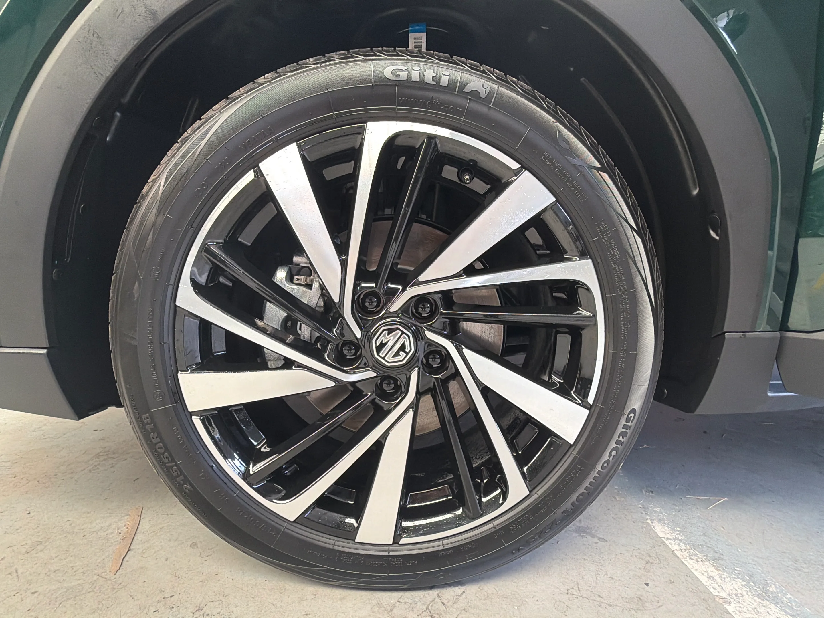 MG ZS Hybrid+ Luxury - foto 37