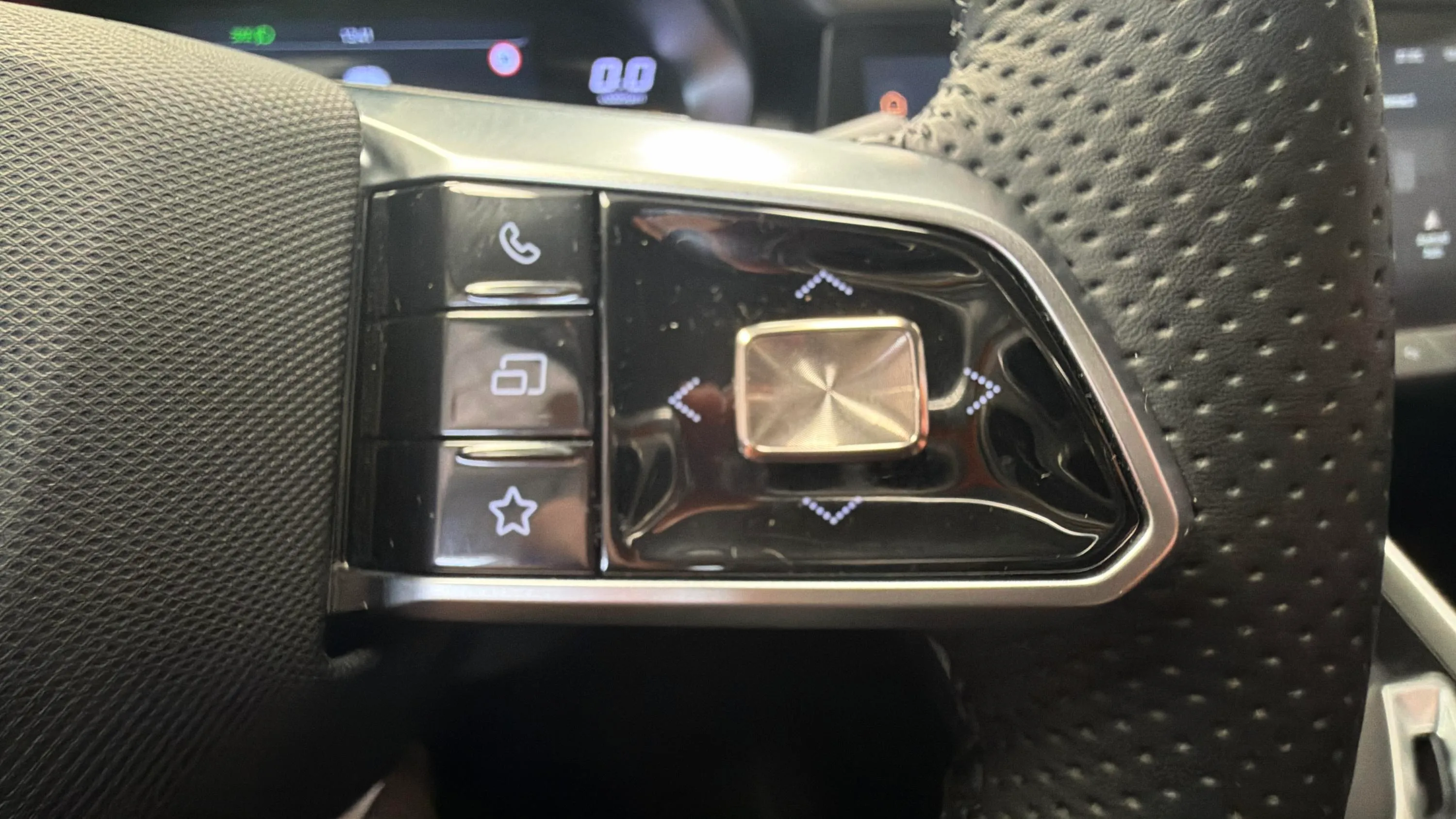 MG ZS Hybrid+ Luxury - foto 21