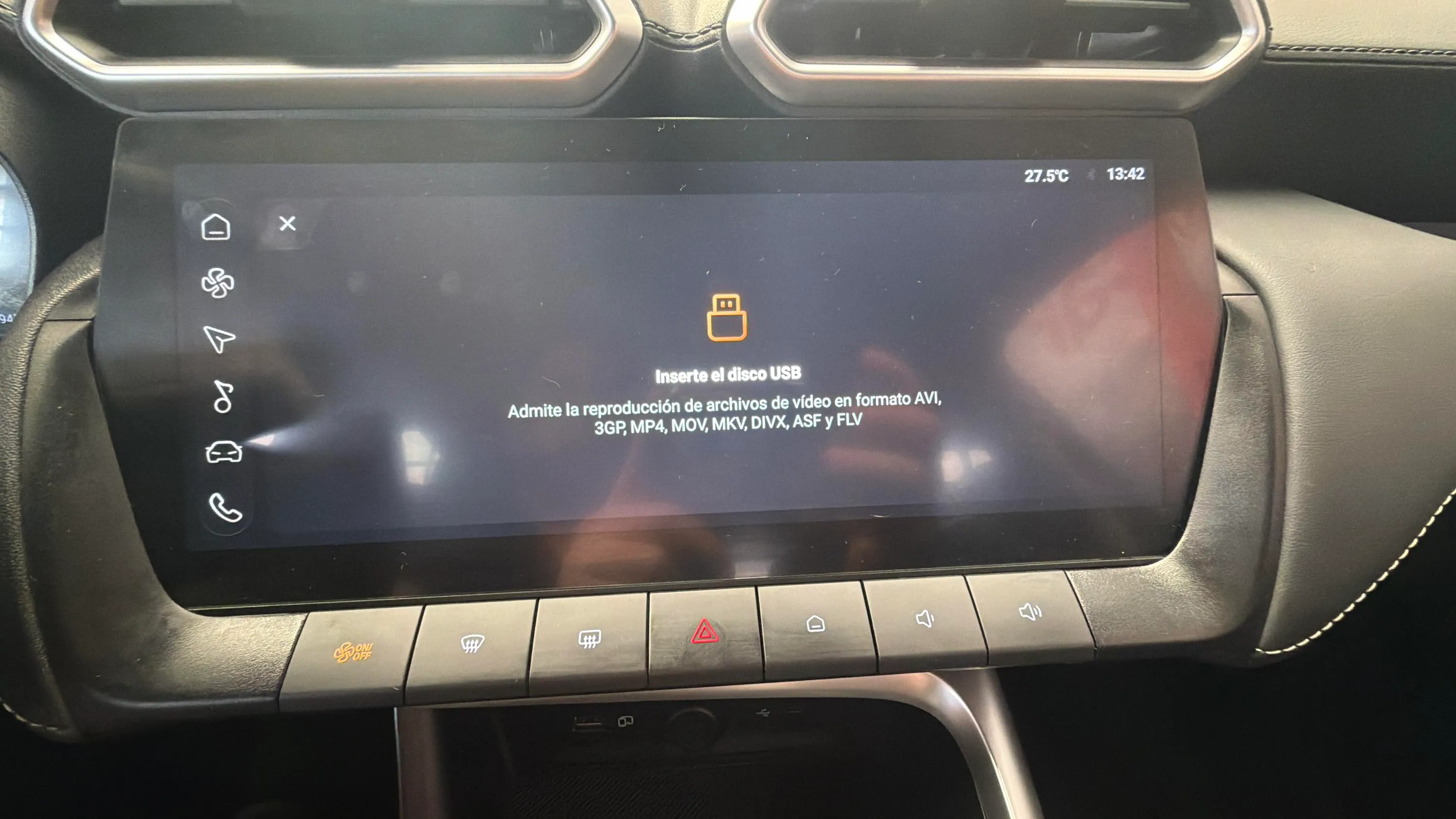 MG ZS Hybrid+ Luxury - foto 28