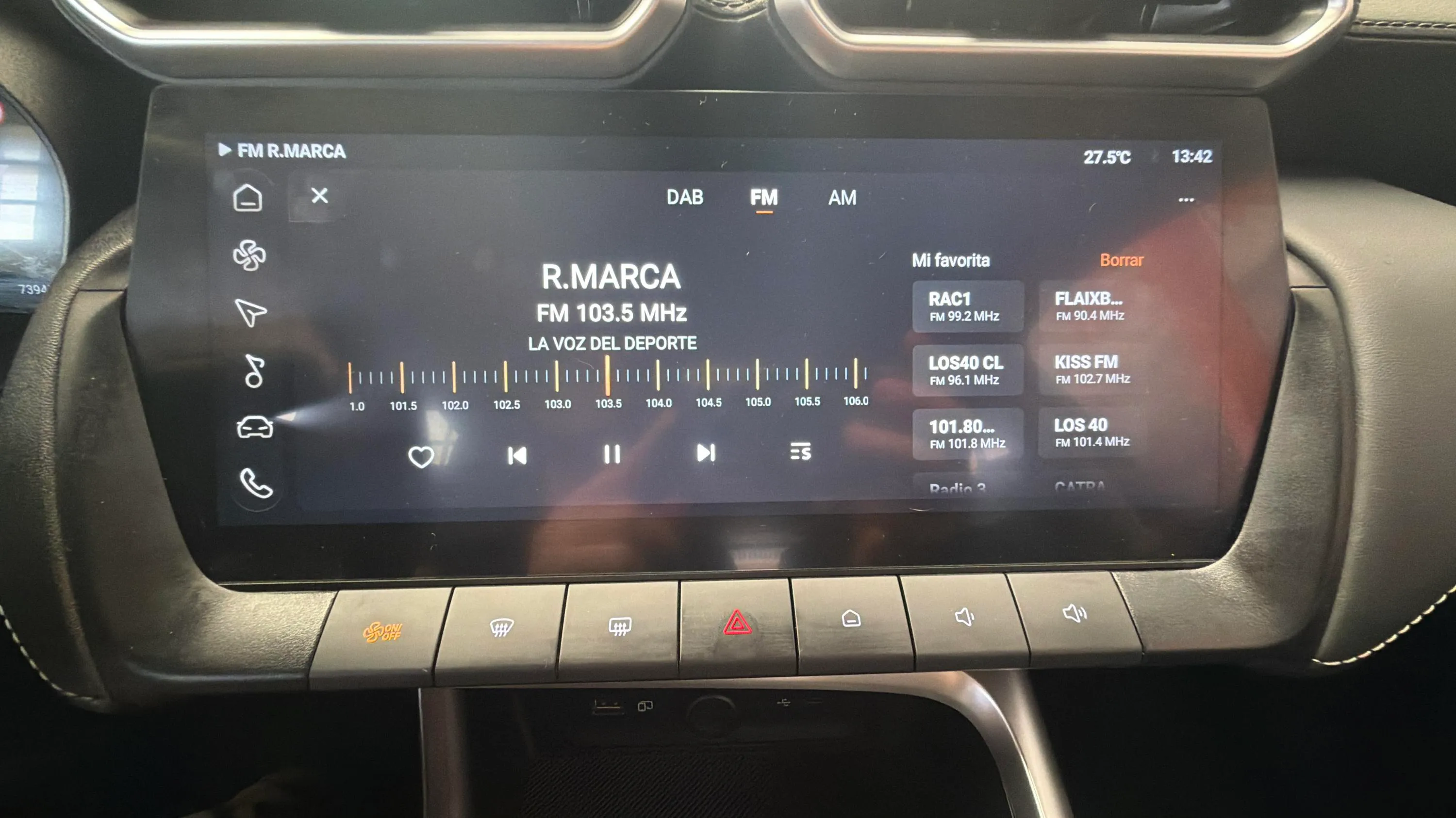 MG ZS Hybrid+ Luxury - foto 29