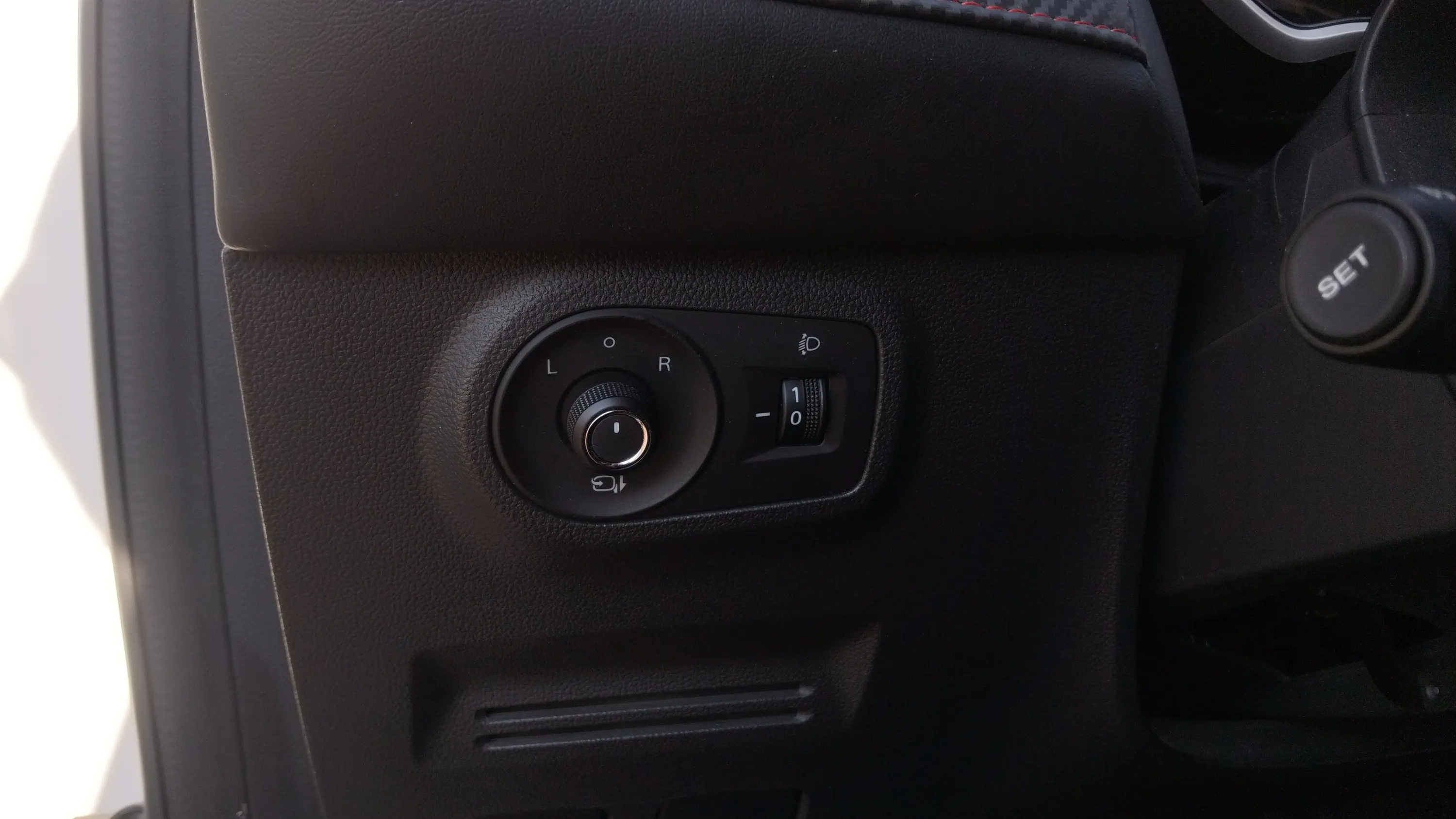 MG ZS 1.5 Luxury - foto 17