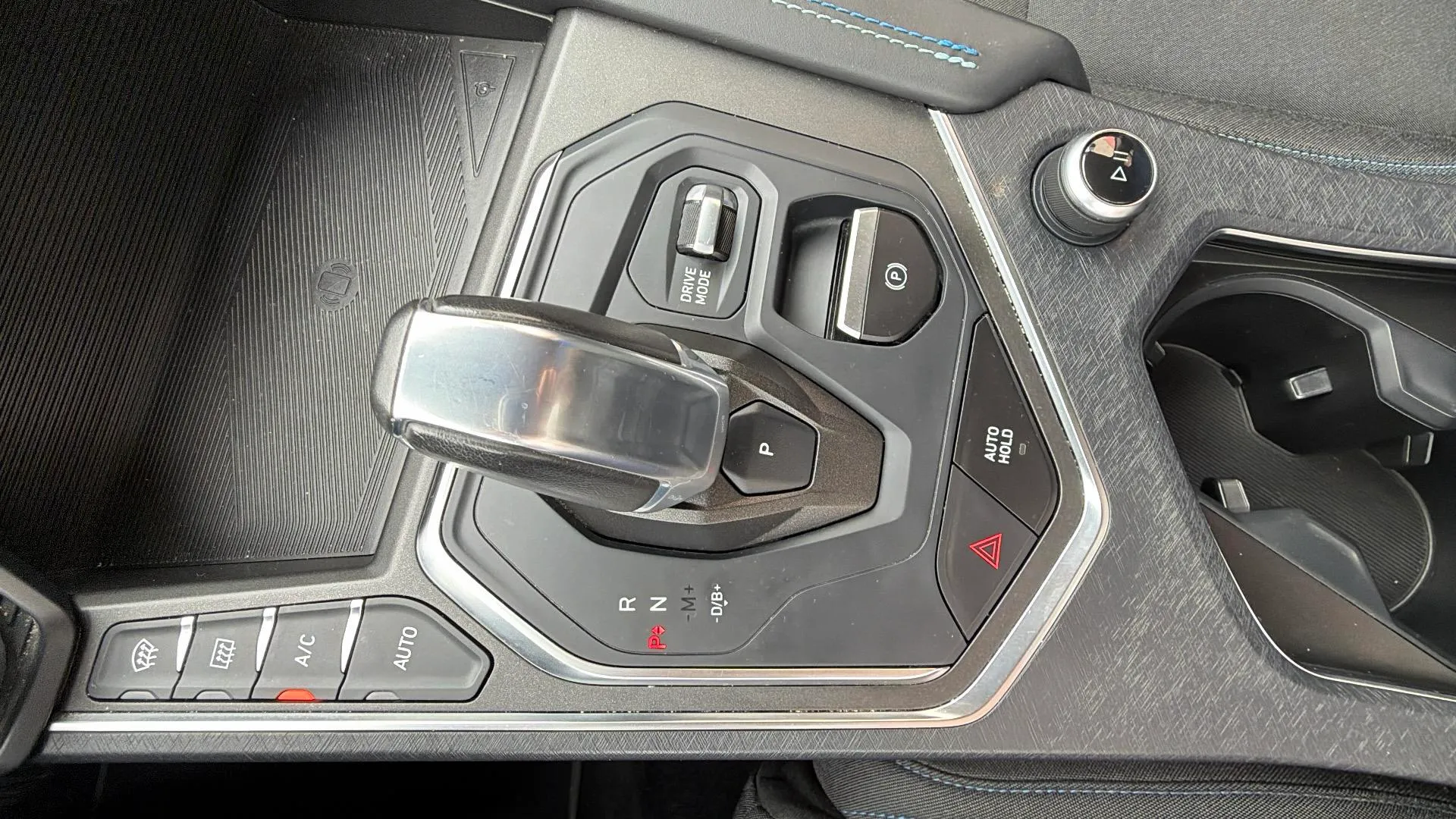 Lynk & Co 01 1.5 PHEV - foto 27