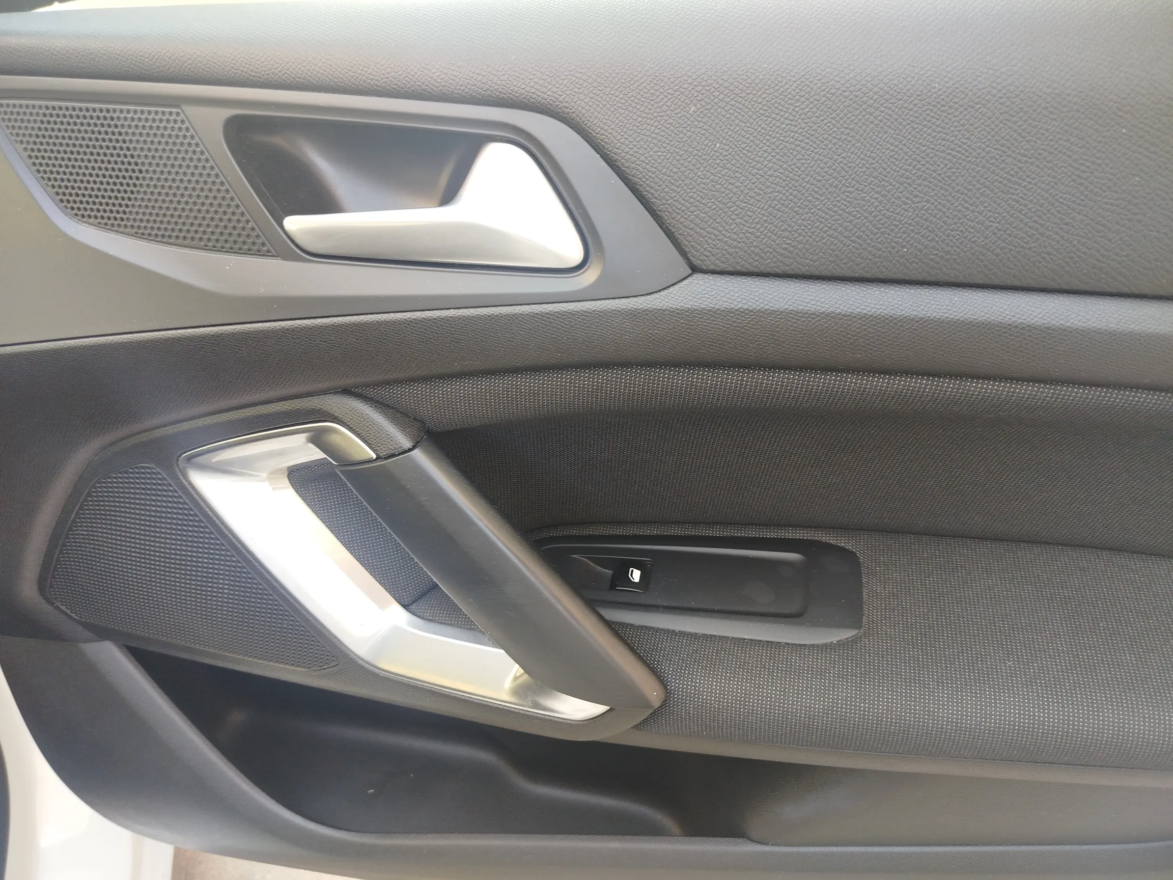 Peugeot 308 Allure Pack PureTech 130 EAT8 - foto 20