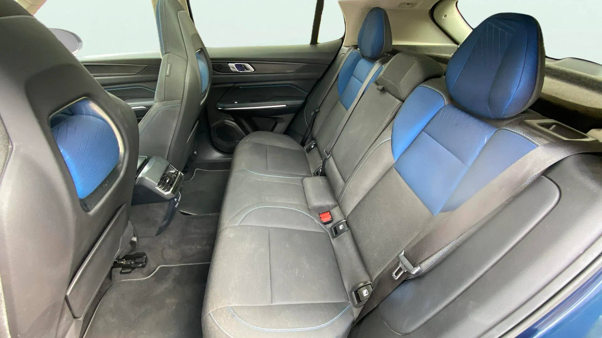 Lynk & Co 01 1.5 PHEV - foto 14