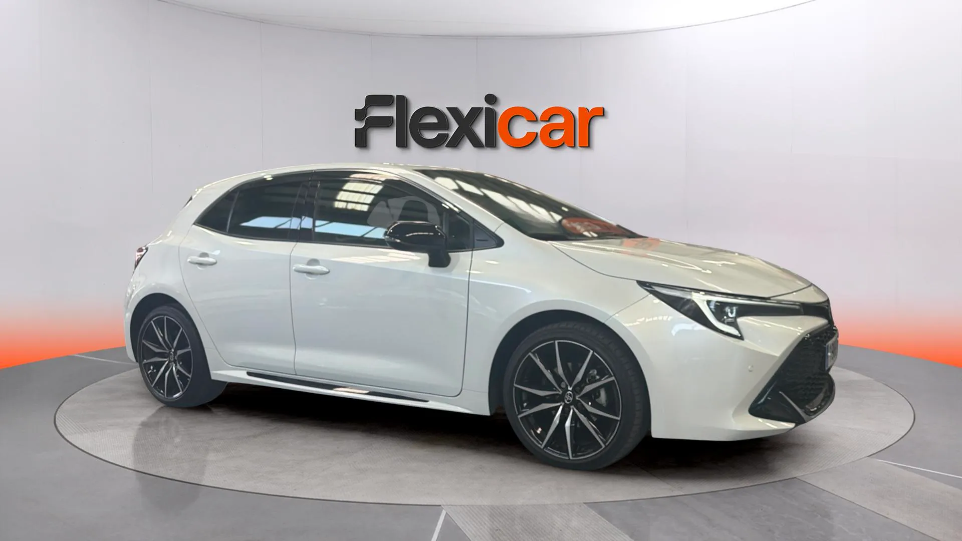 Toyota Corolla 140H Style Edition Touring Sport - foto 1
