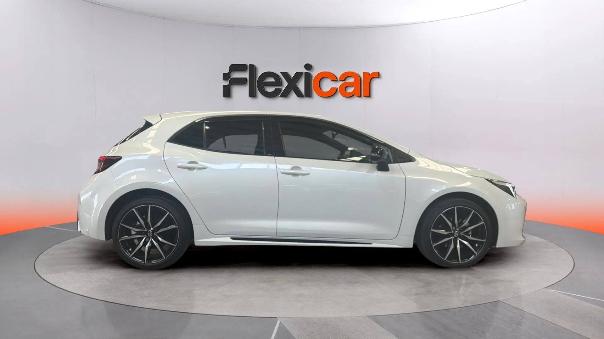Toyota Corolla 140H Style Edition Touring Sport - foto 7