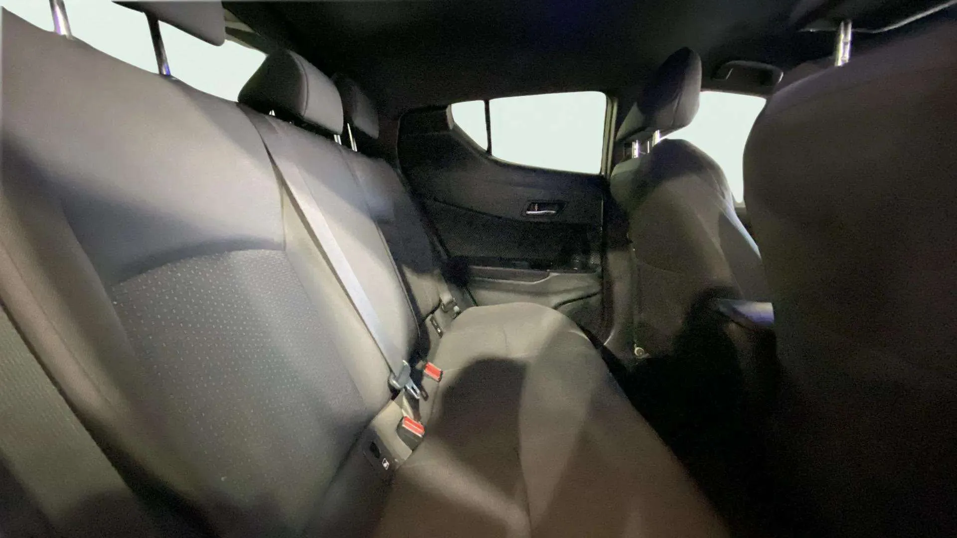 Toyota C-HR 1.8 125H Advance - foto 12