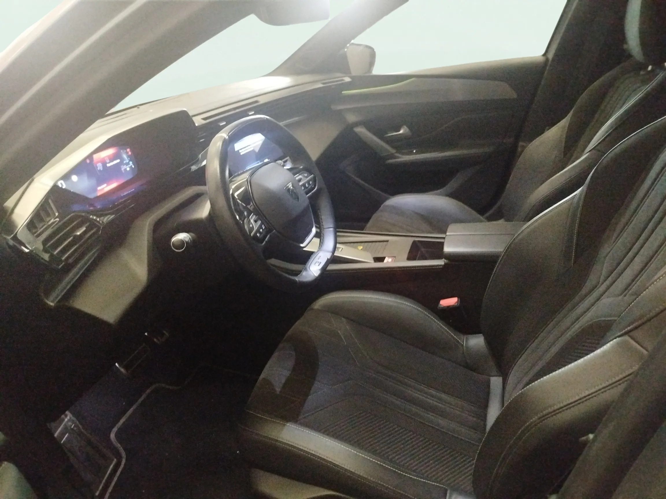 Peugeot 308 GT PureTech 130 EAT8 - foto 16