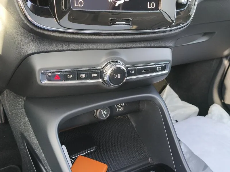 Volvo XC40 1.5 T4 Twin Recharge Inscription - foto 12