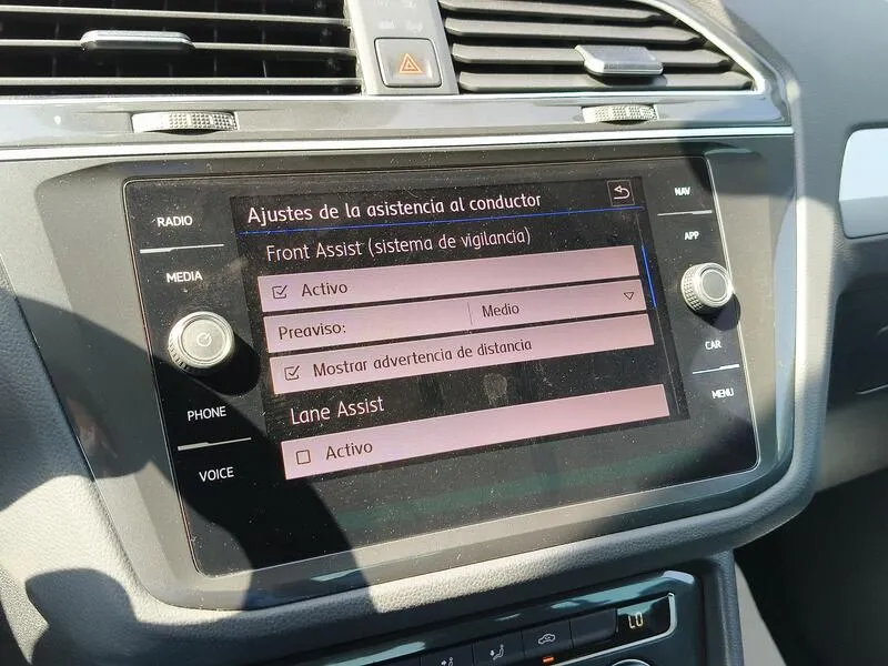 Volkswagen Tiguan 2.0 TDI Advance - foto 22